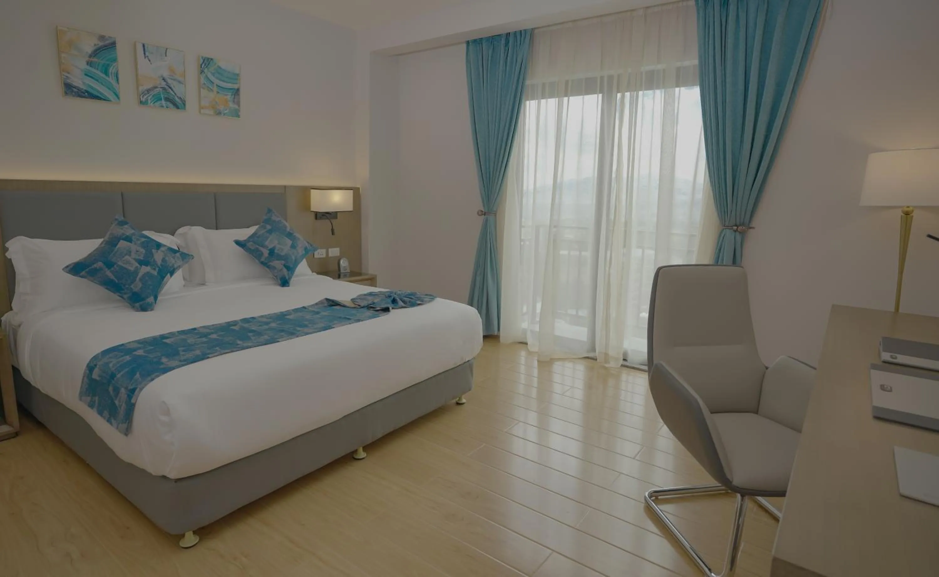 Bedroom, Bed in Stay Easy Plus Hotel