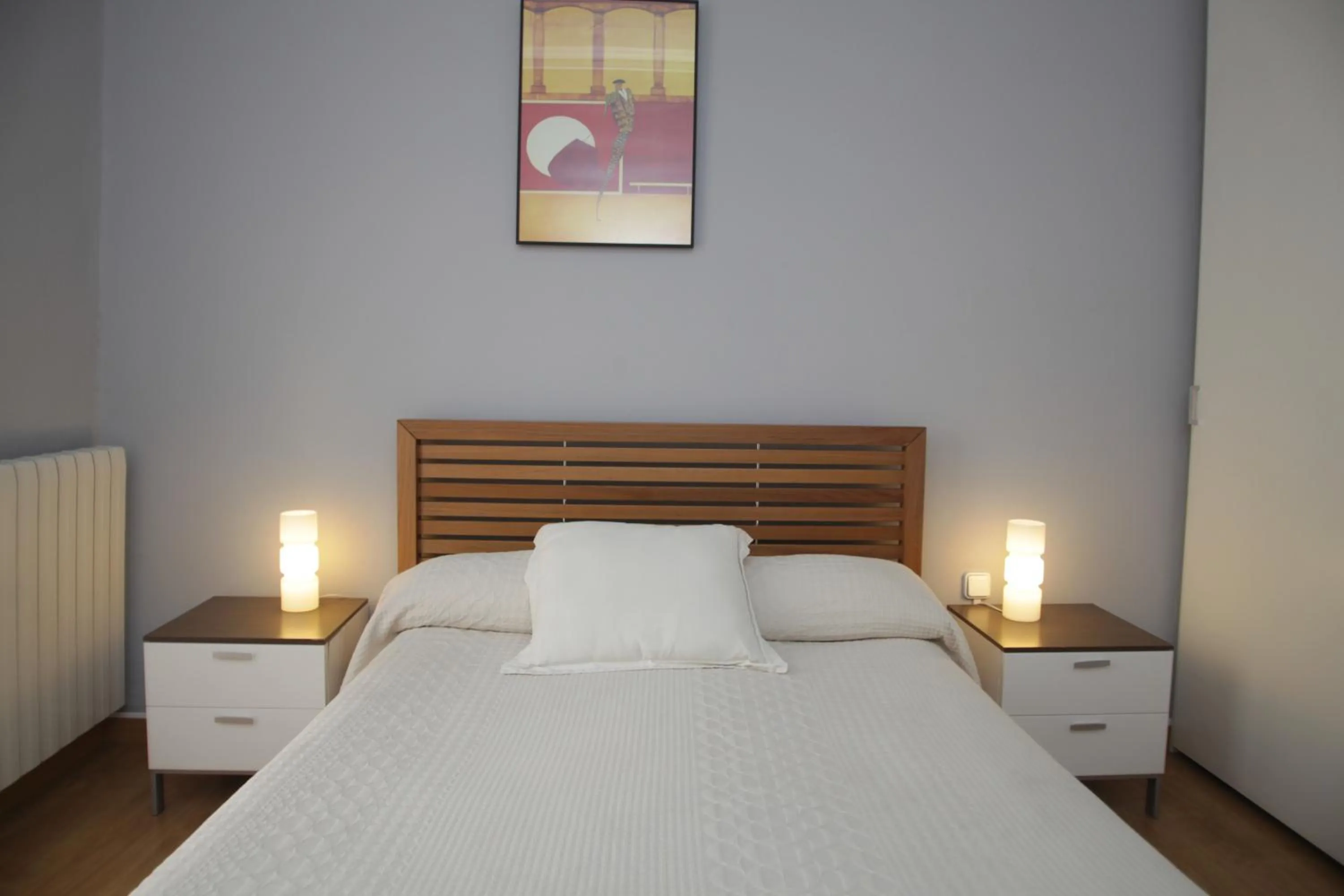 Photo of the whole room, Bed in Luxury Central Apartment