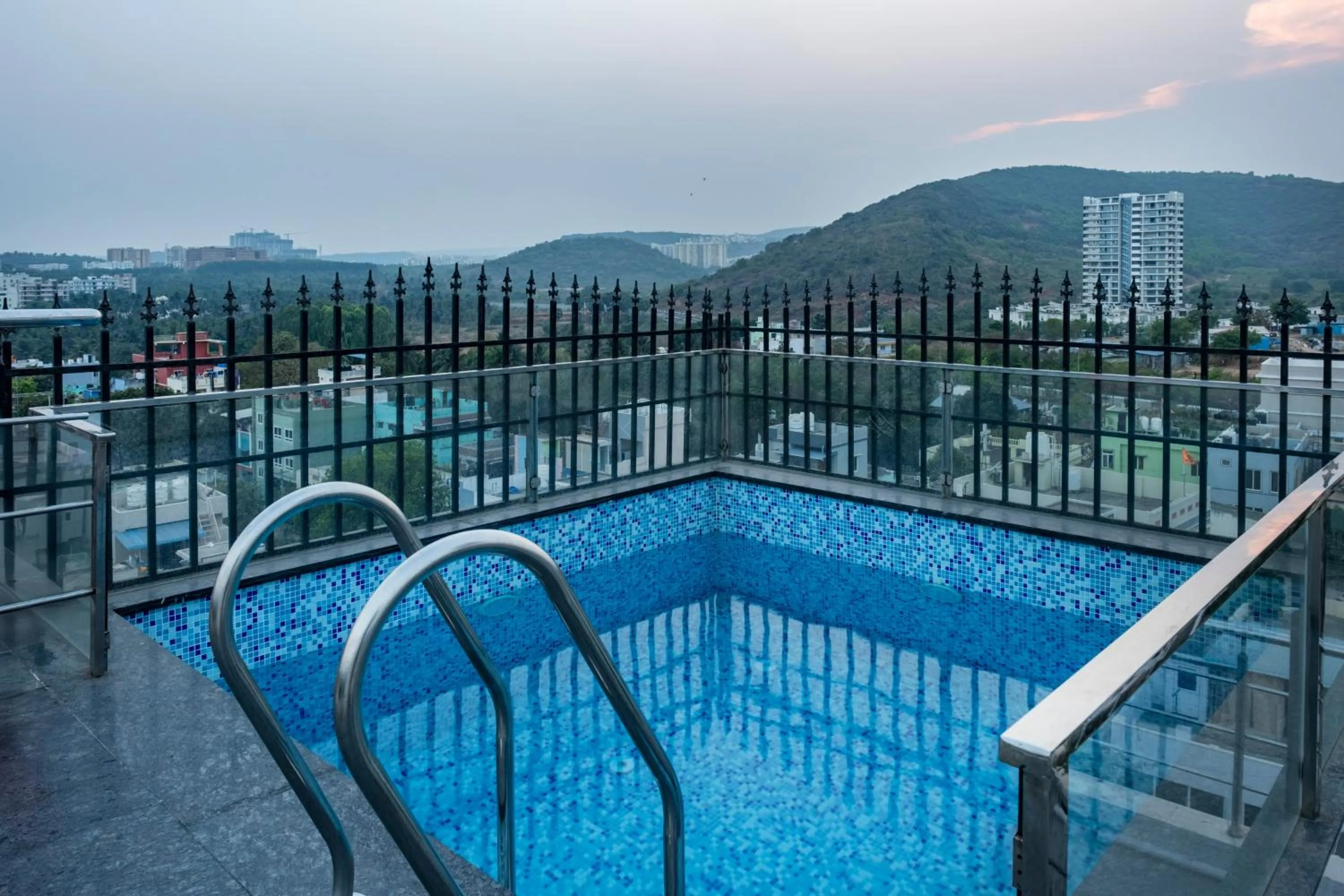 Treebo Breeze Way Rushikonda With Swimming Pool