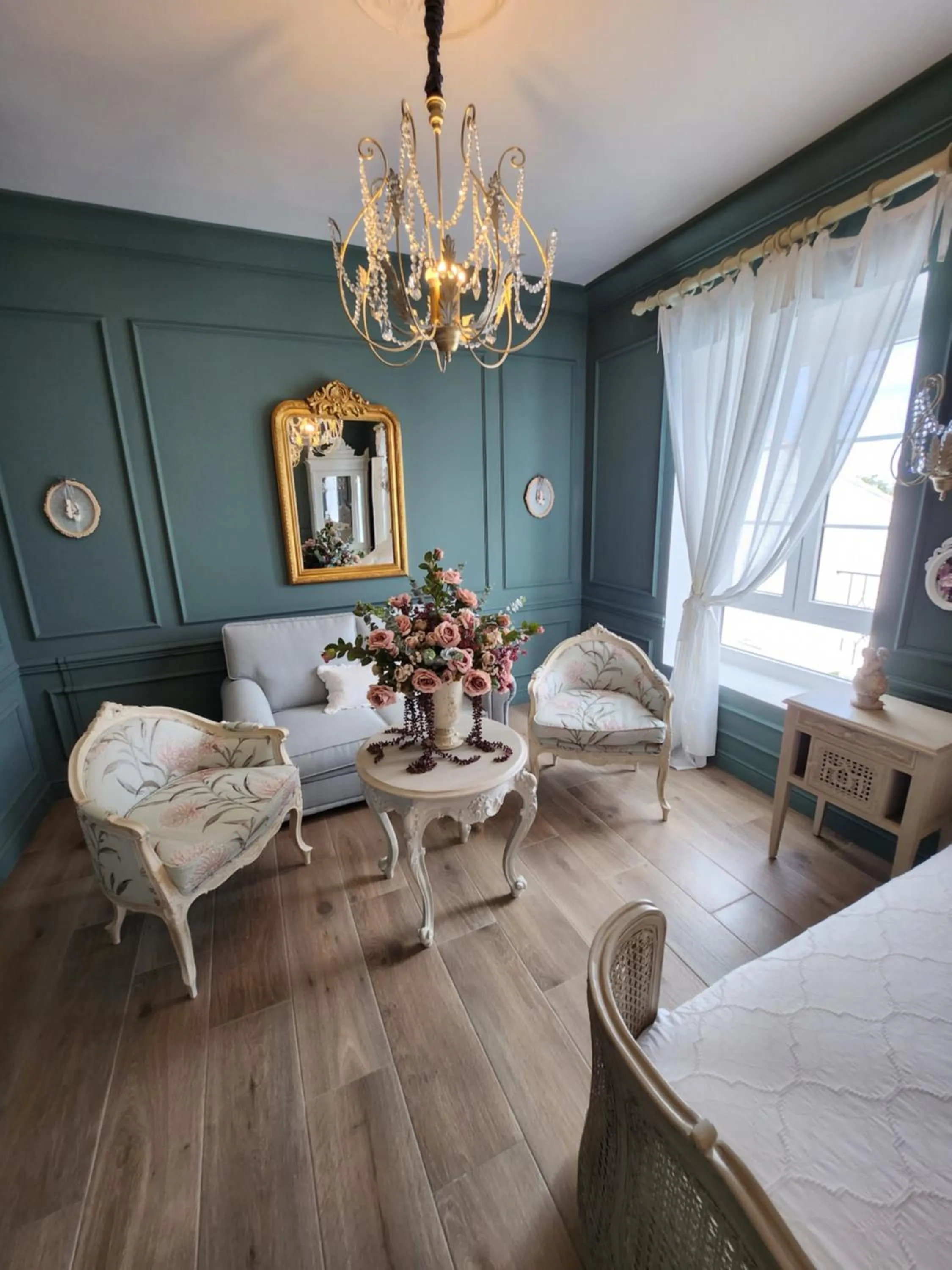 Living room, Bed in Hotel Boutique iulia 5 Estrellas