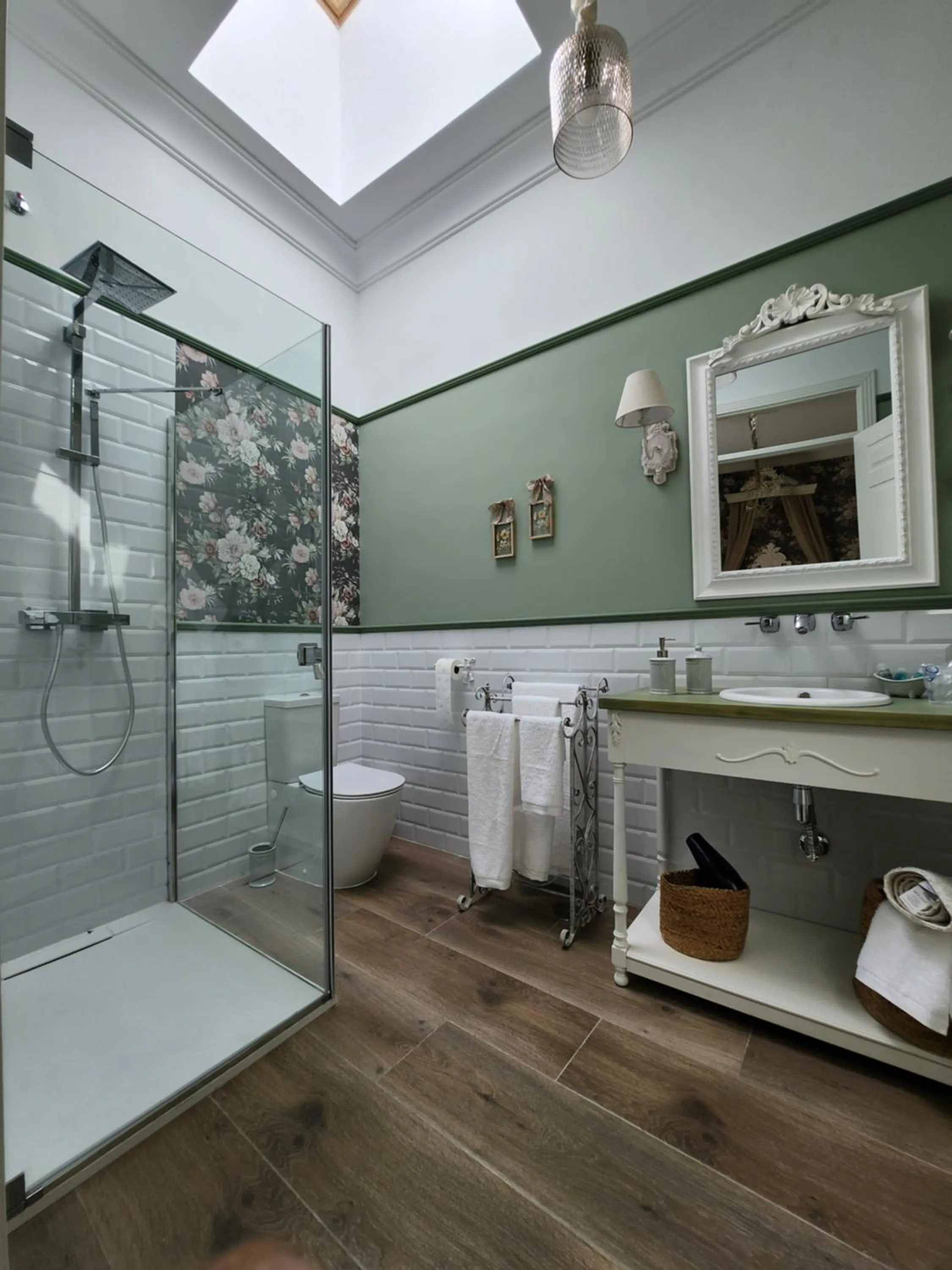 Shower in Hotel Boutique iulia 5 Estrellas