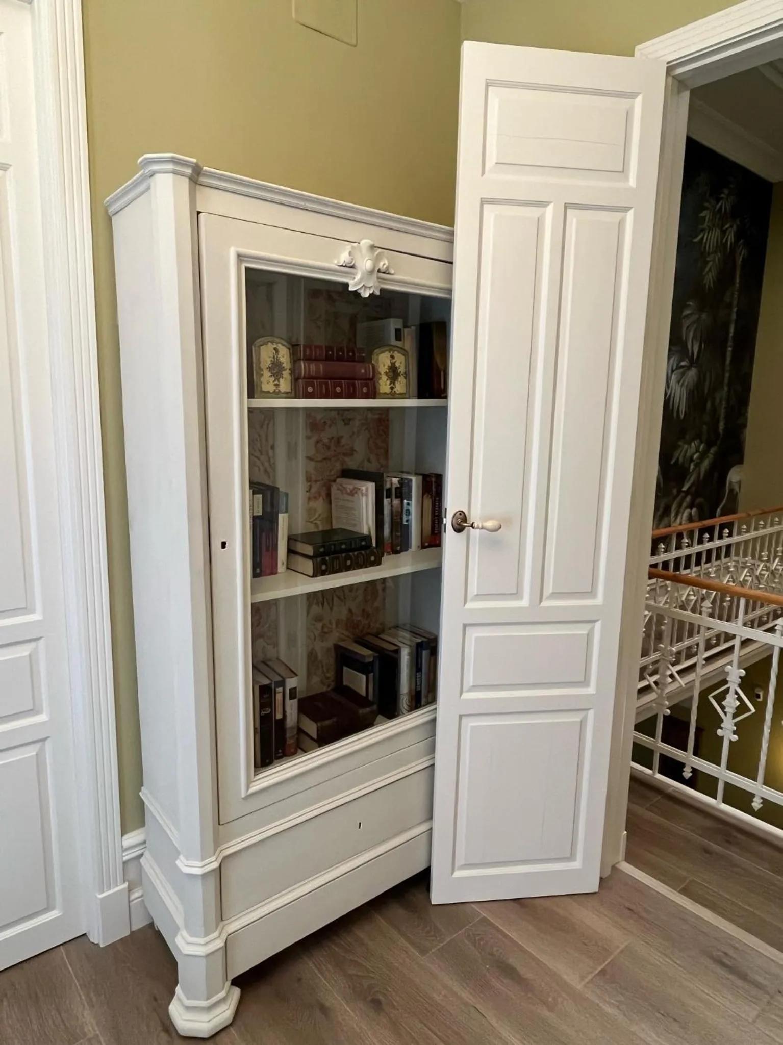 Library in Hotel Boutique iulia 5 Estrellas