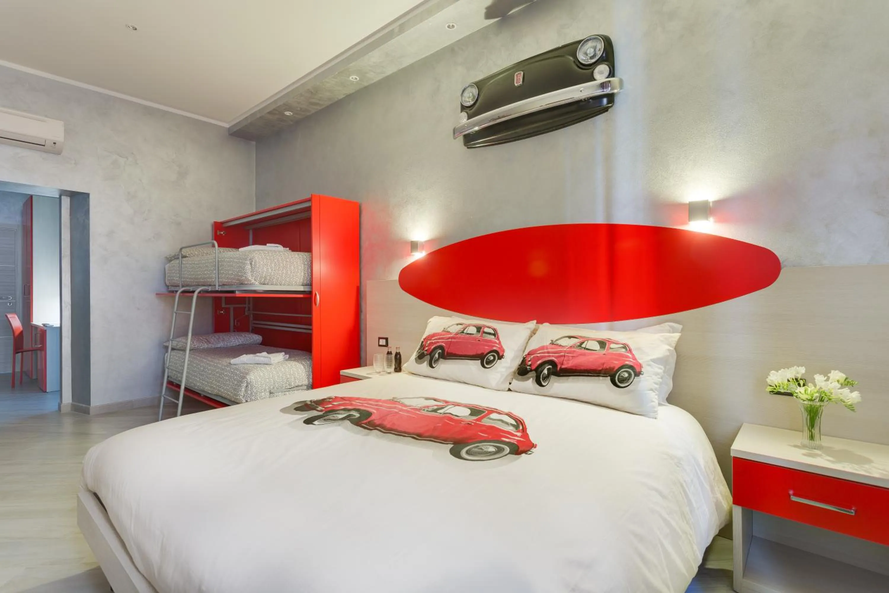 Photo of the whole room, Bed in Excellence Suite