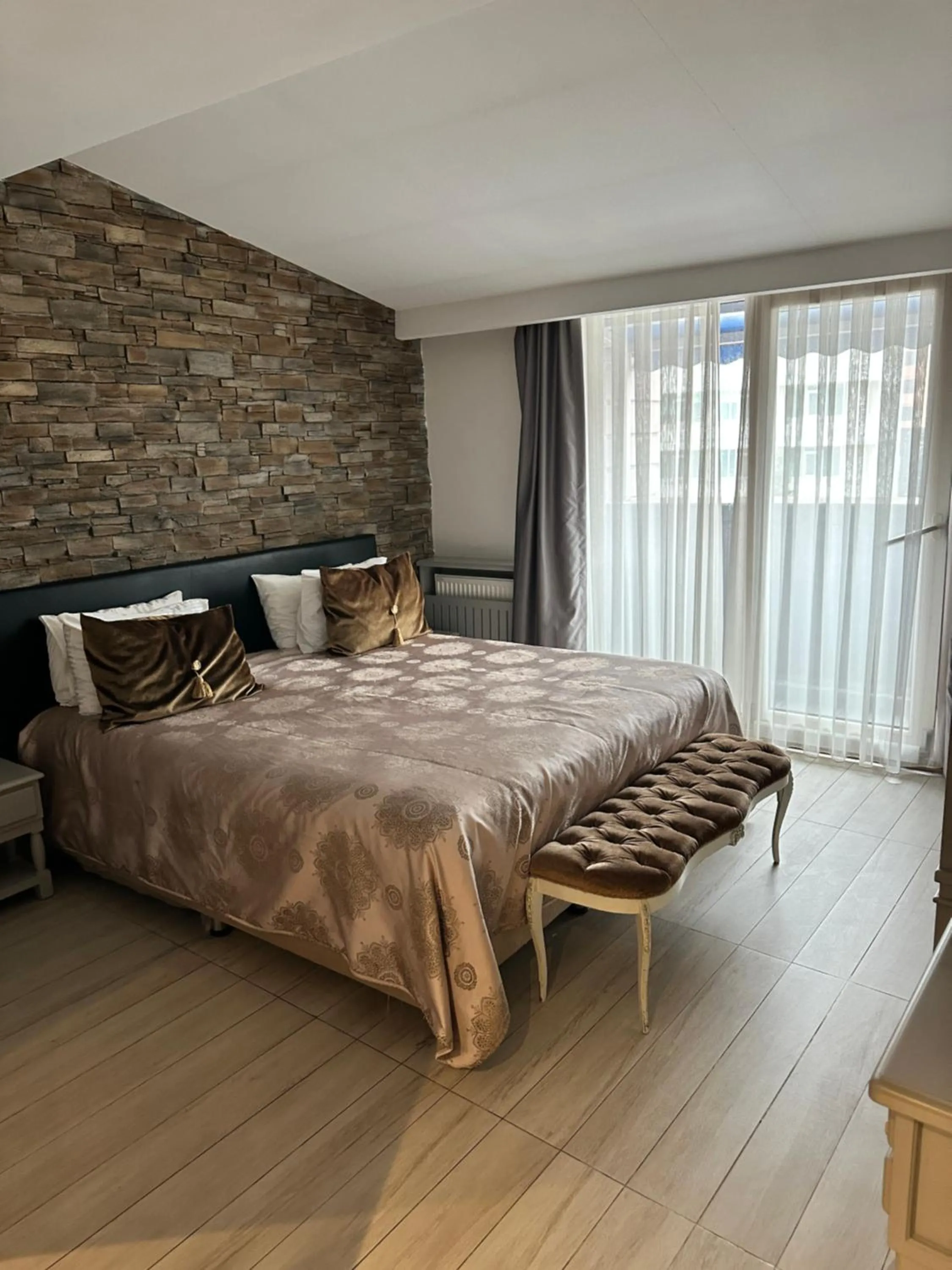 Bed in Aly Port Hotel