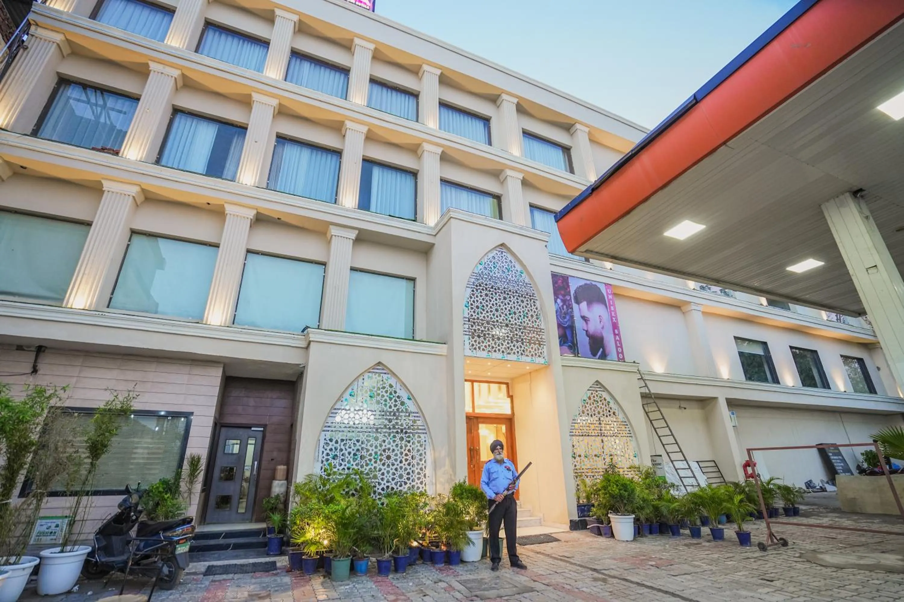 Property building in Hotel Escala By Levelup