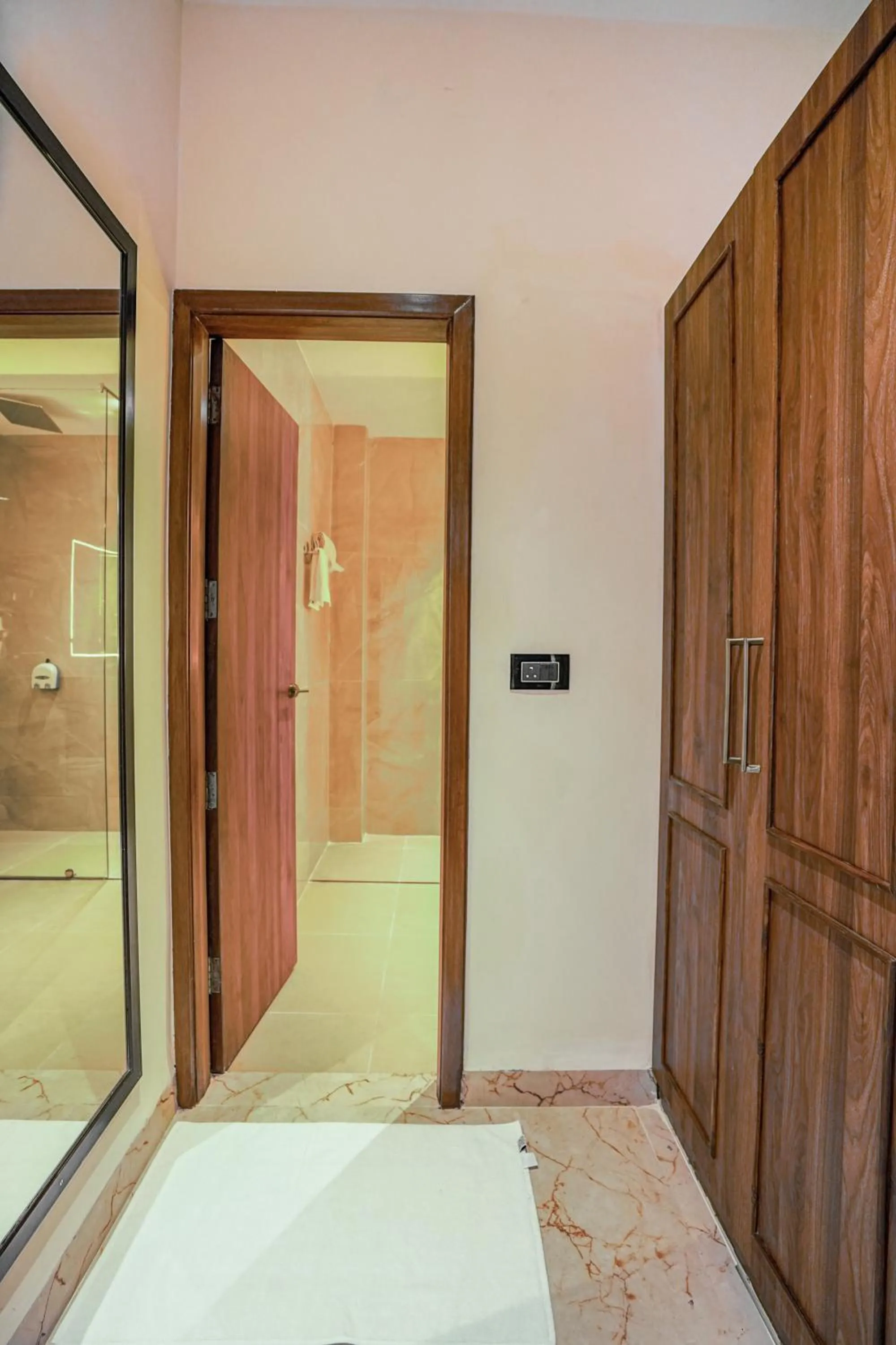 Photo of the whole room, Bed in Hotel Escala By Levelup