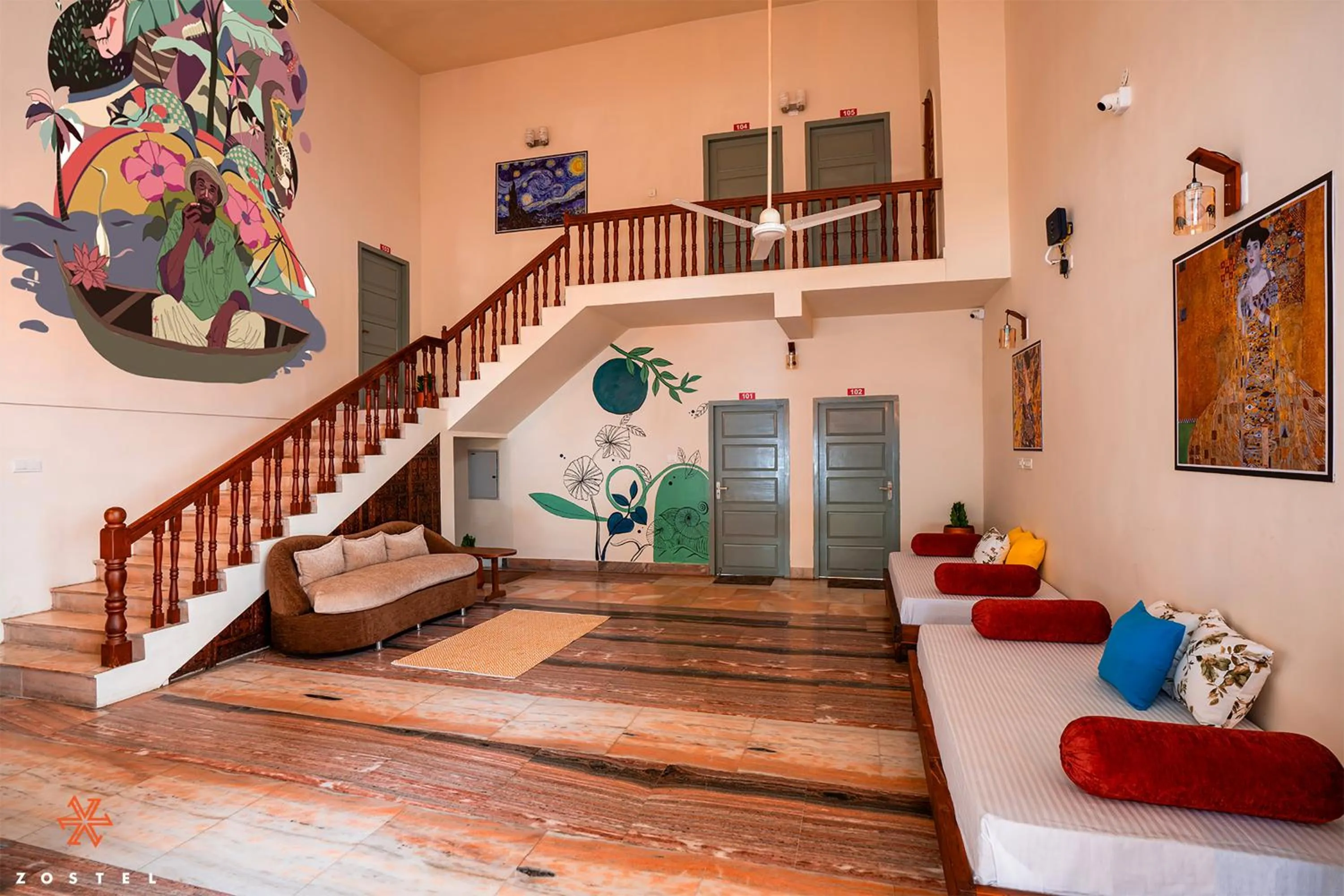 Communal lounge/ TV room in Zostel Kochi, Ernakulam