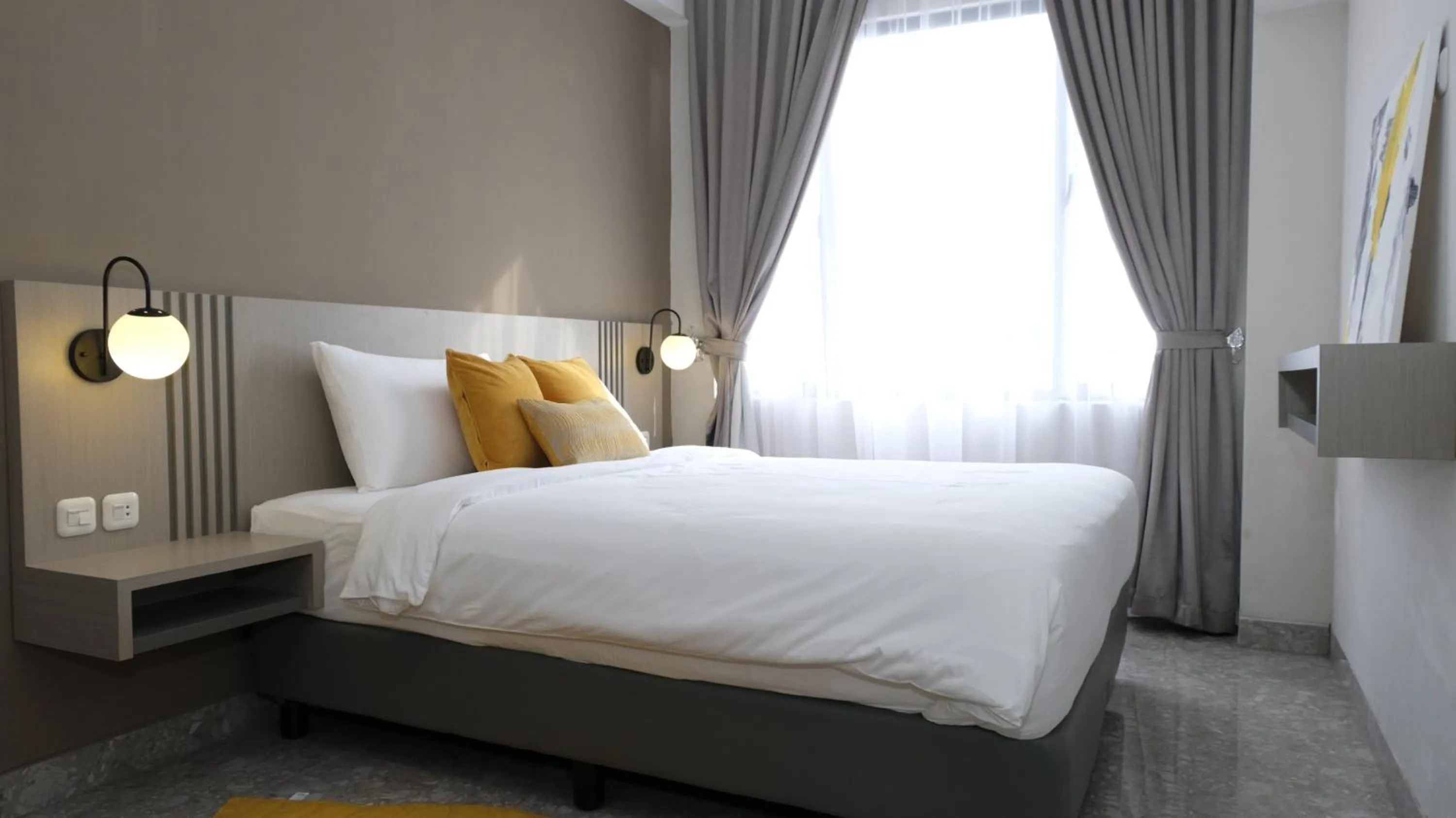 Bedroom, Bed in Lun Hotel Manado