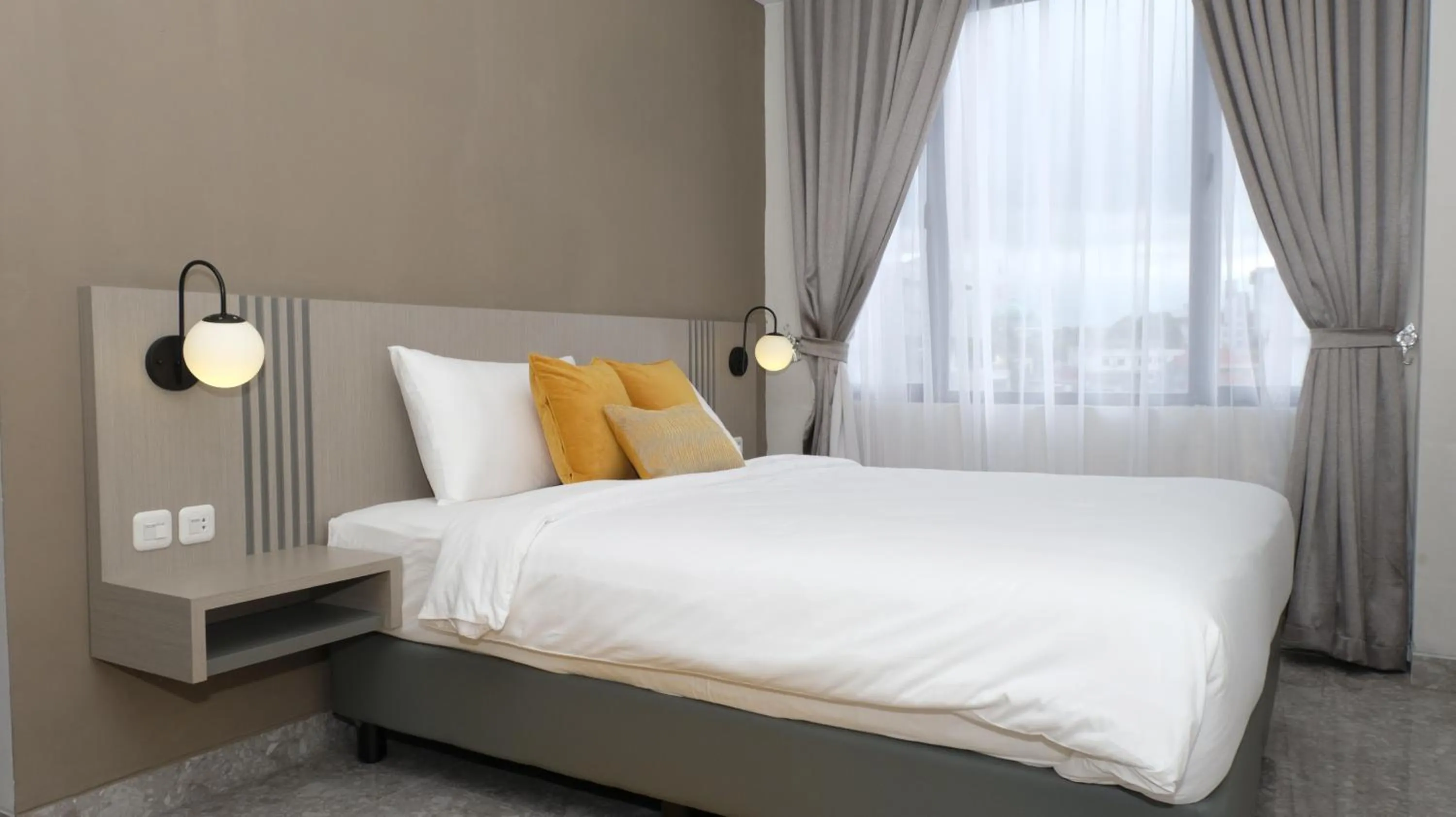 Bedroom, Bed in Lun Hotel Manado