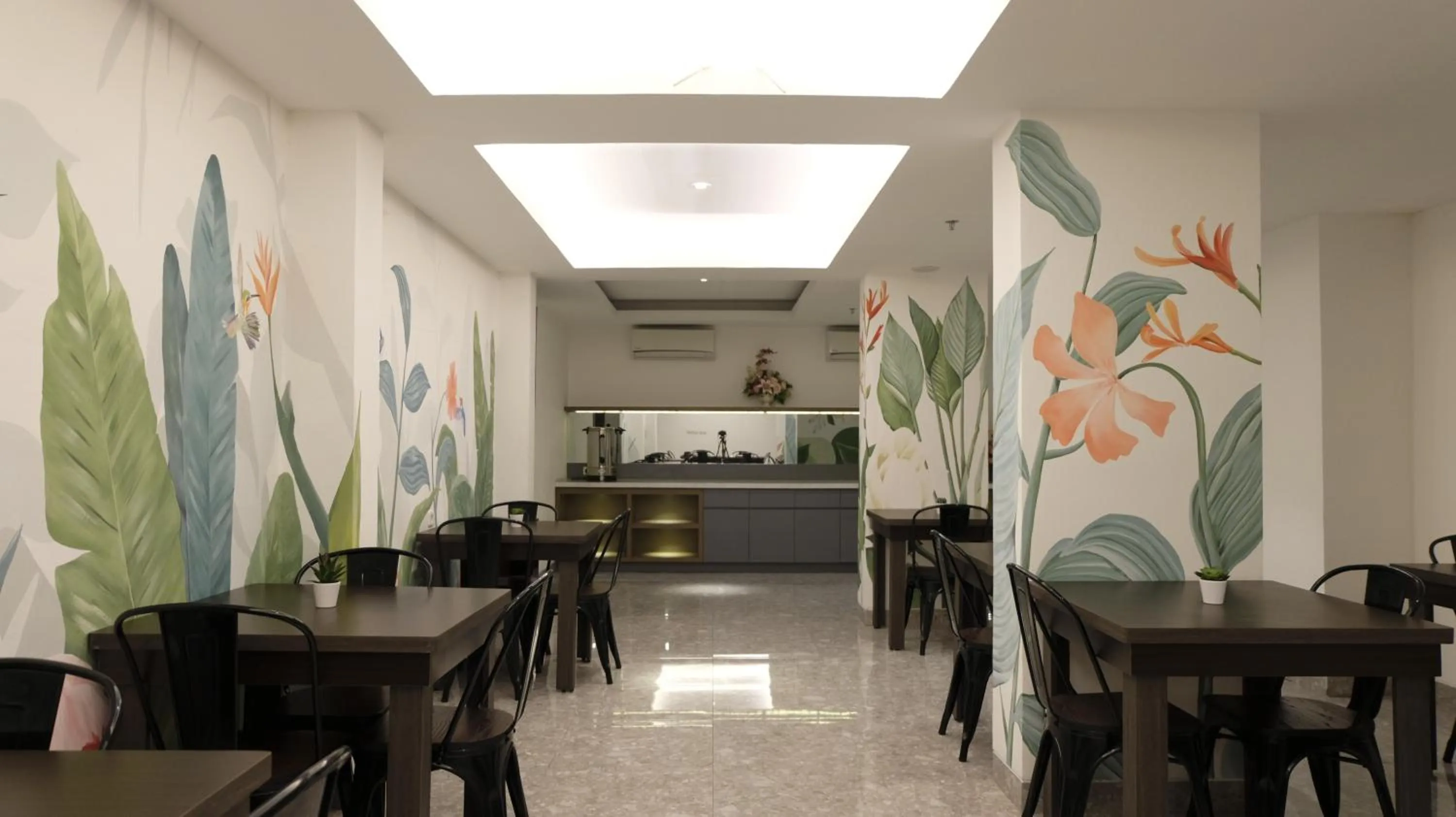 Restaurant/places to eat in Lun Hotel Manado