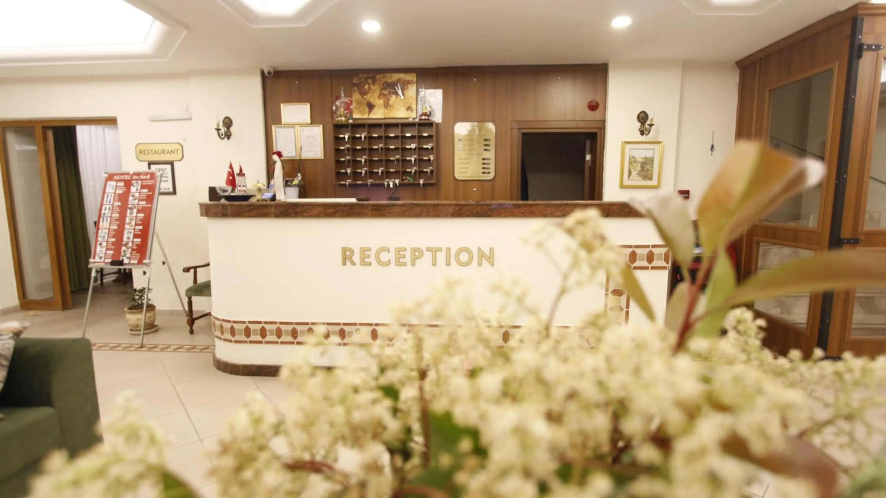 Lobby or reception in Hotel Ave Maria