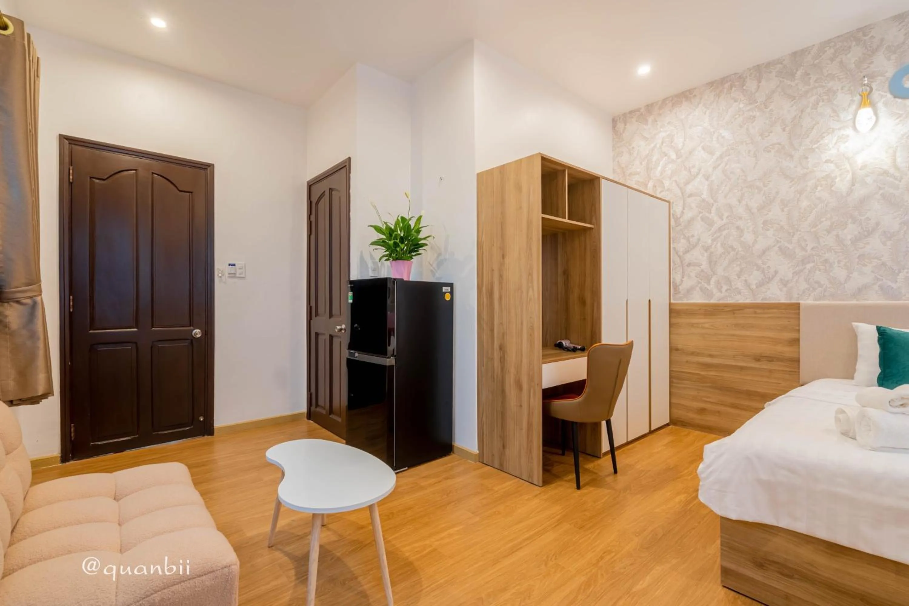 Photo of the whole room in Kansas Hotel & Apartment - Notre Dame