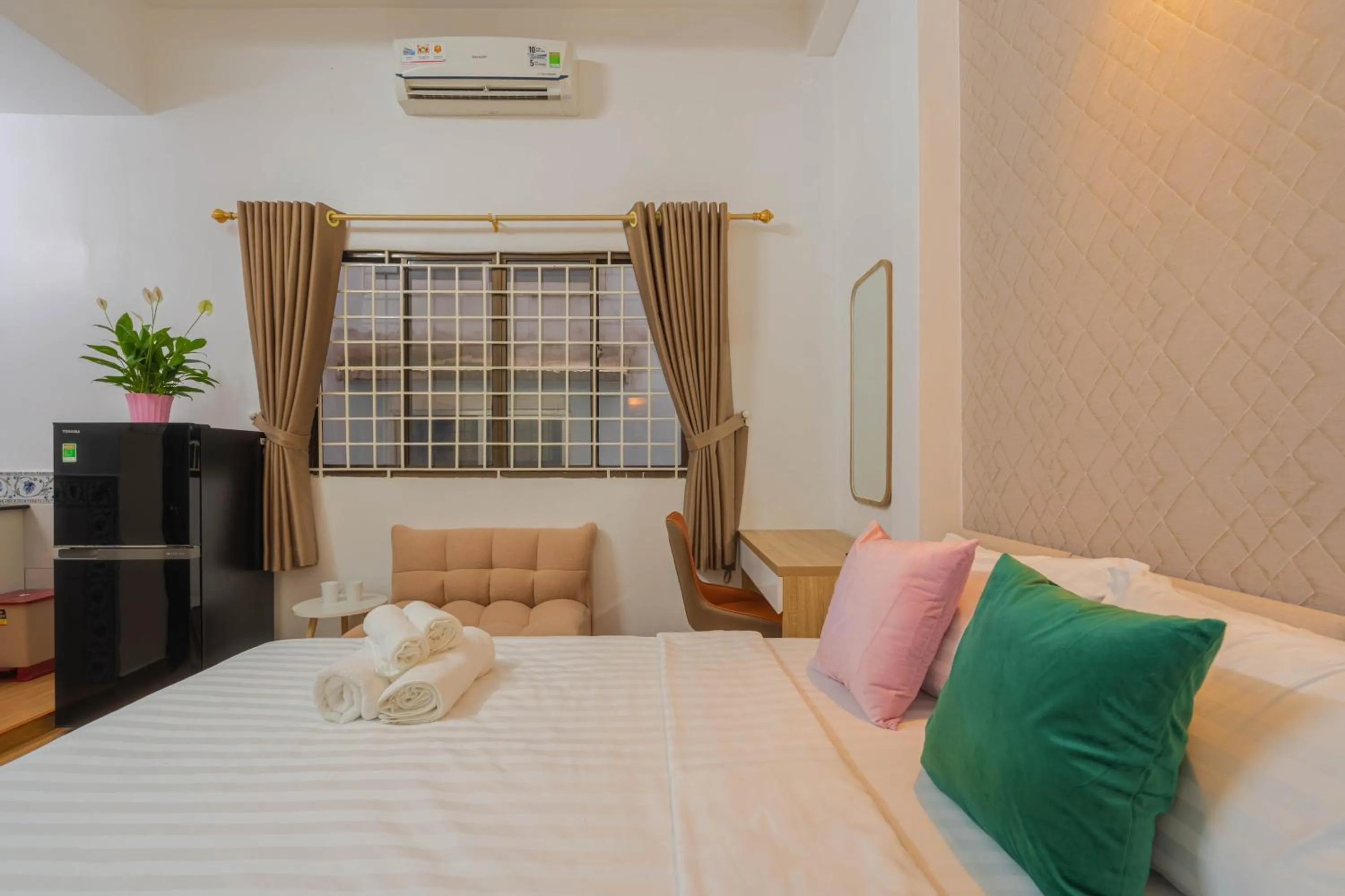 Bed in Kansas Hotel & Apartment - Notre Dame