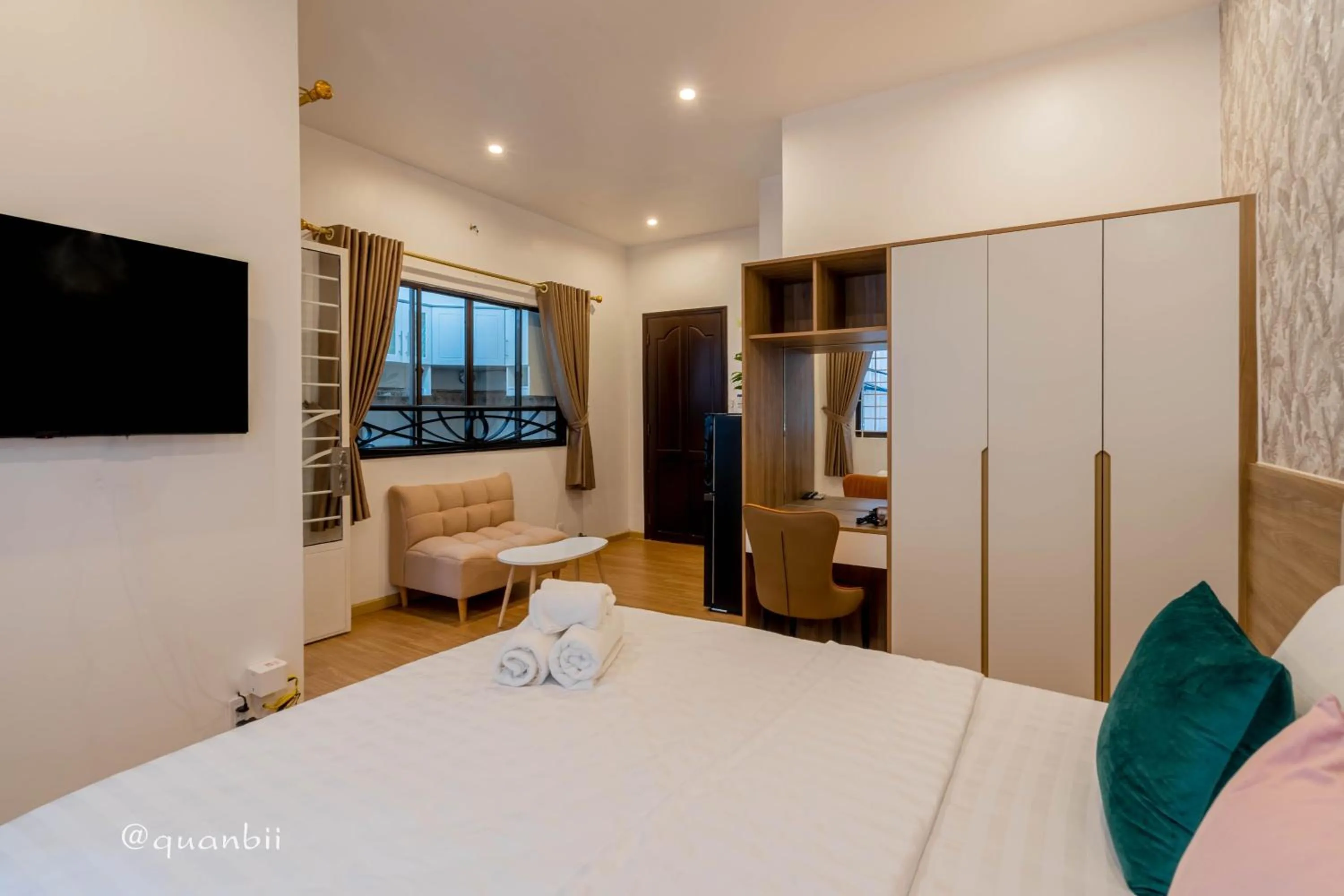 Photo of the whole room in Kansas Hotel & Apartment - Notre Dame