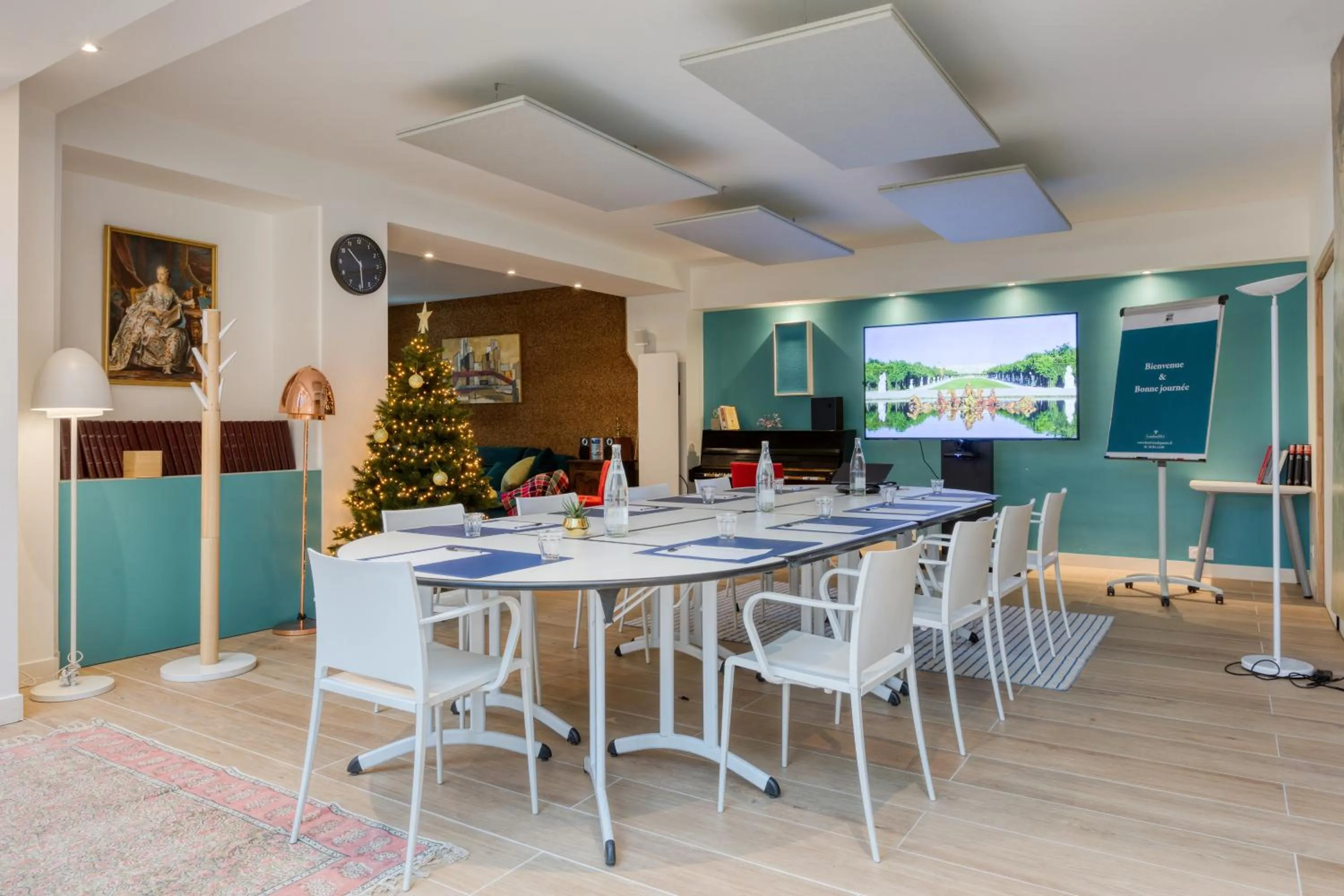 Lounge or bar in Hôtel du Jeu de Paume