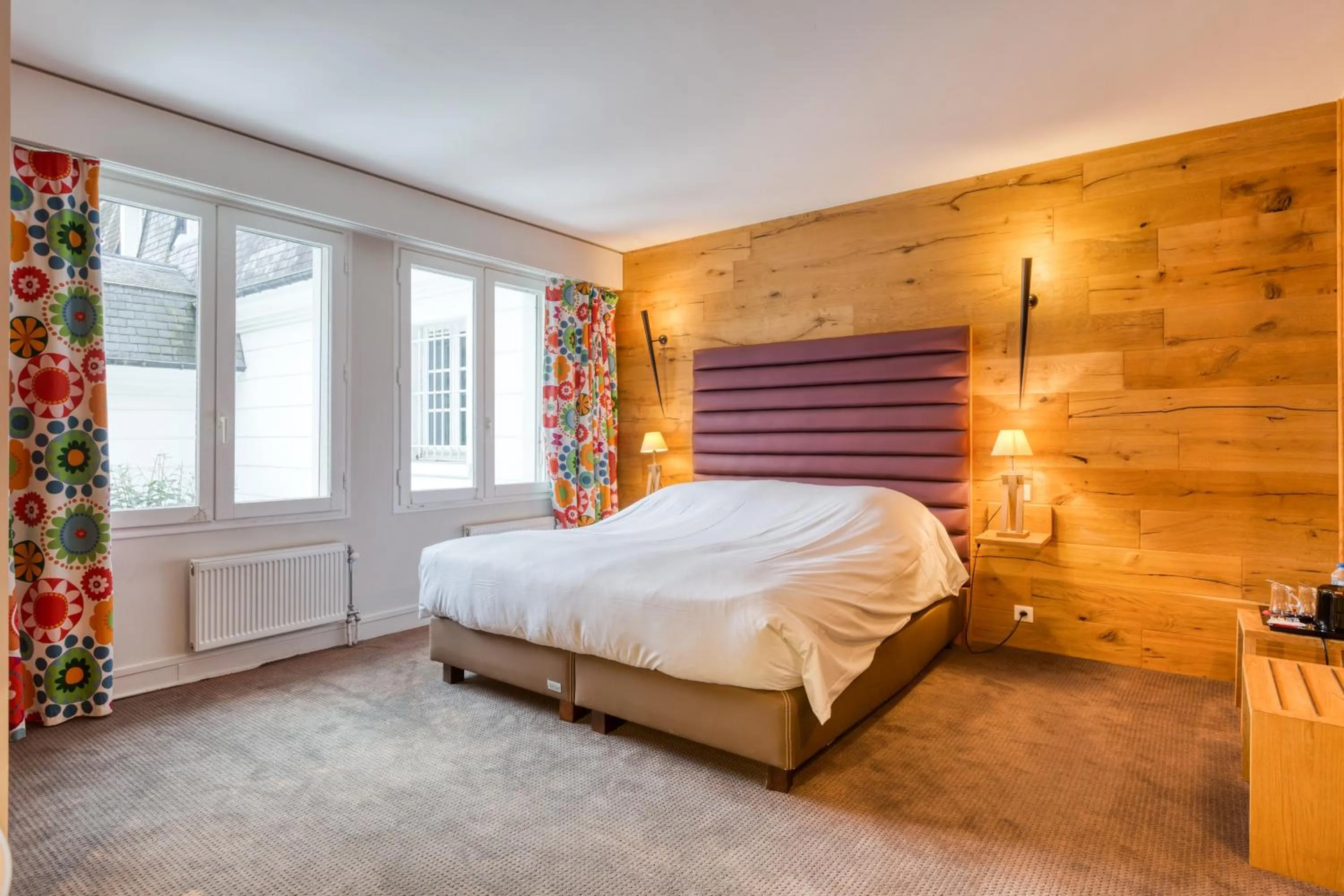 Bed in Hôtel du Jeu de Paume