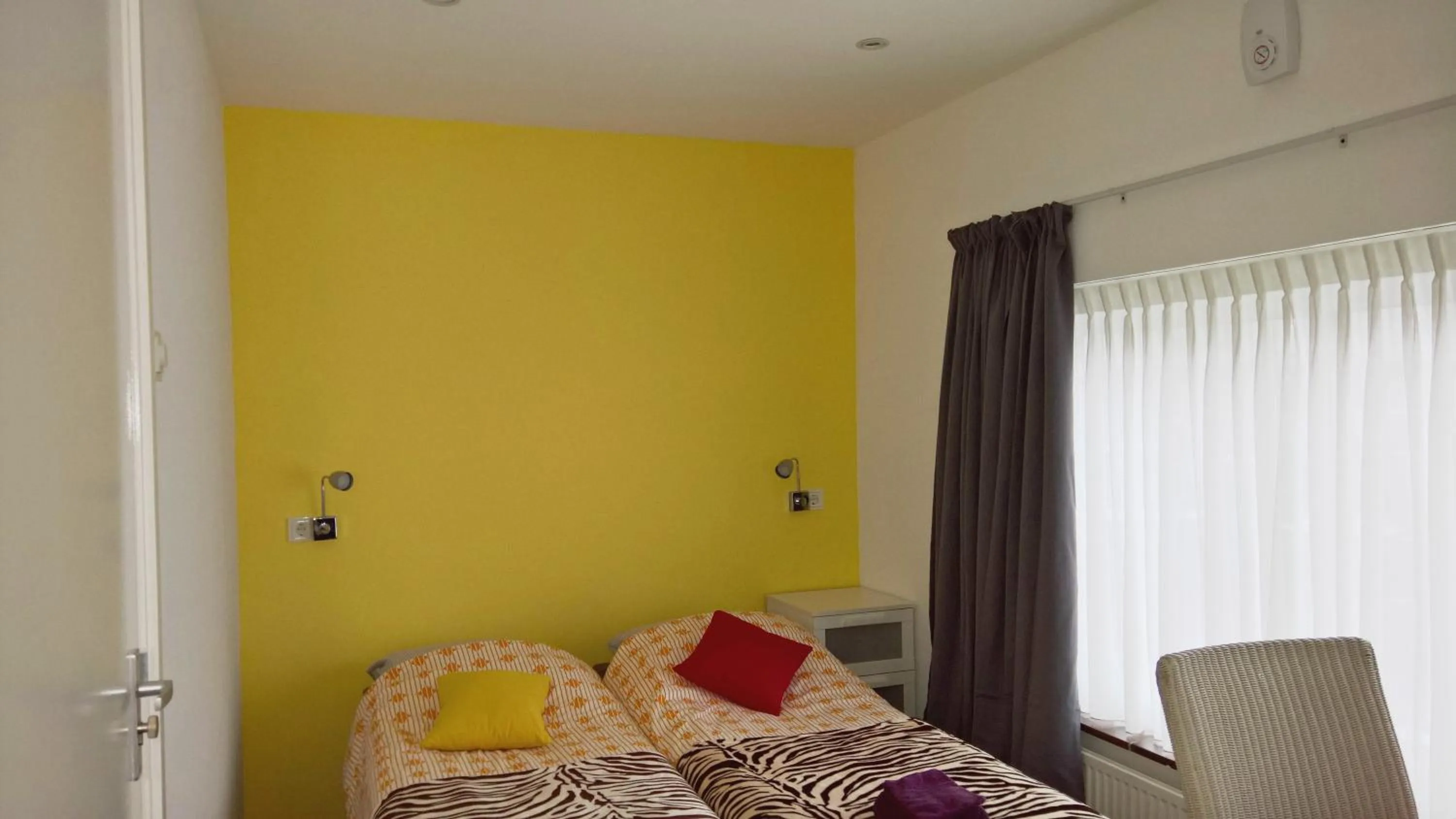 Bed in Bed and Breakfast Amsterdam Holy Dove