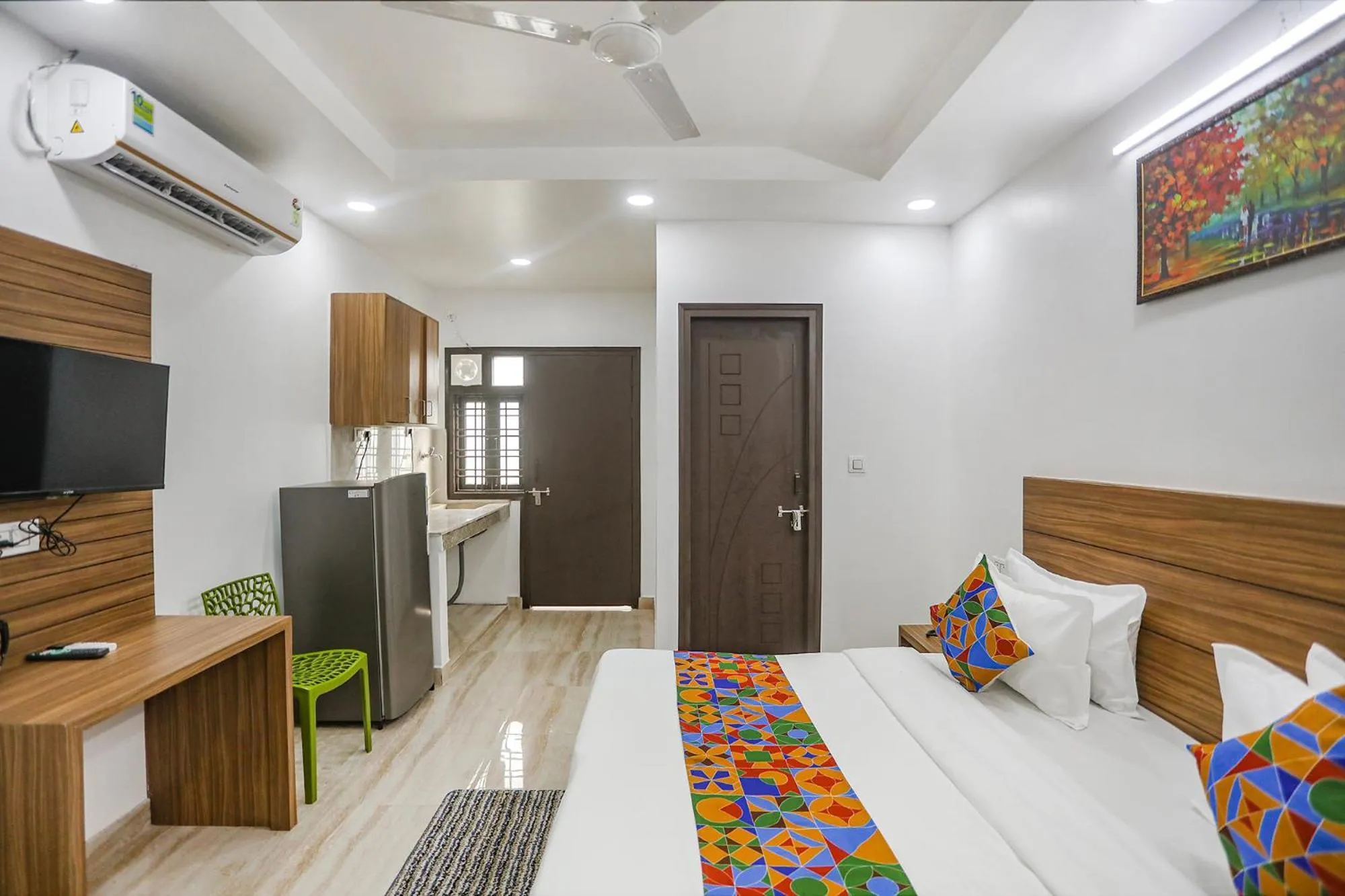 Bed in FabHotel Unique Stay