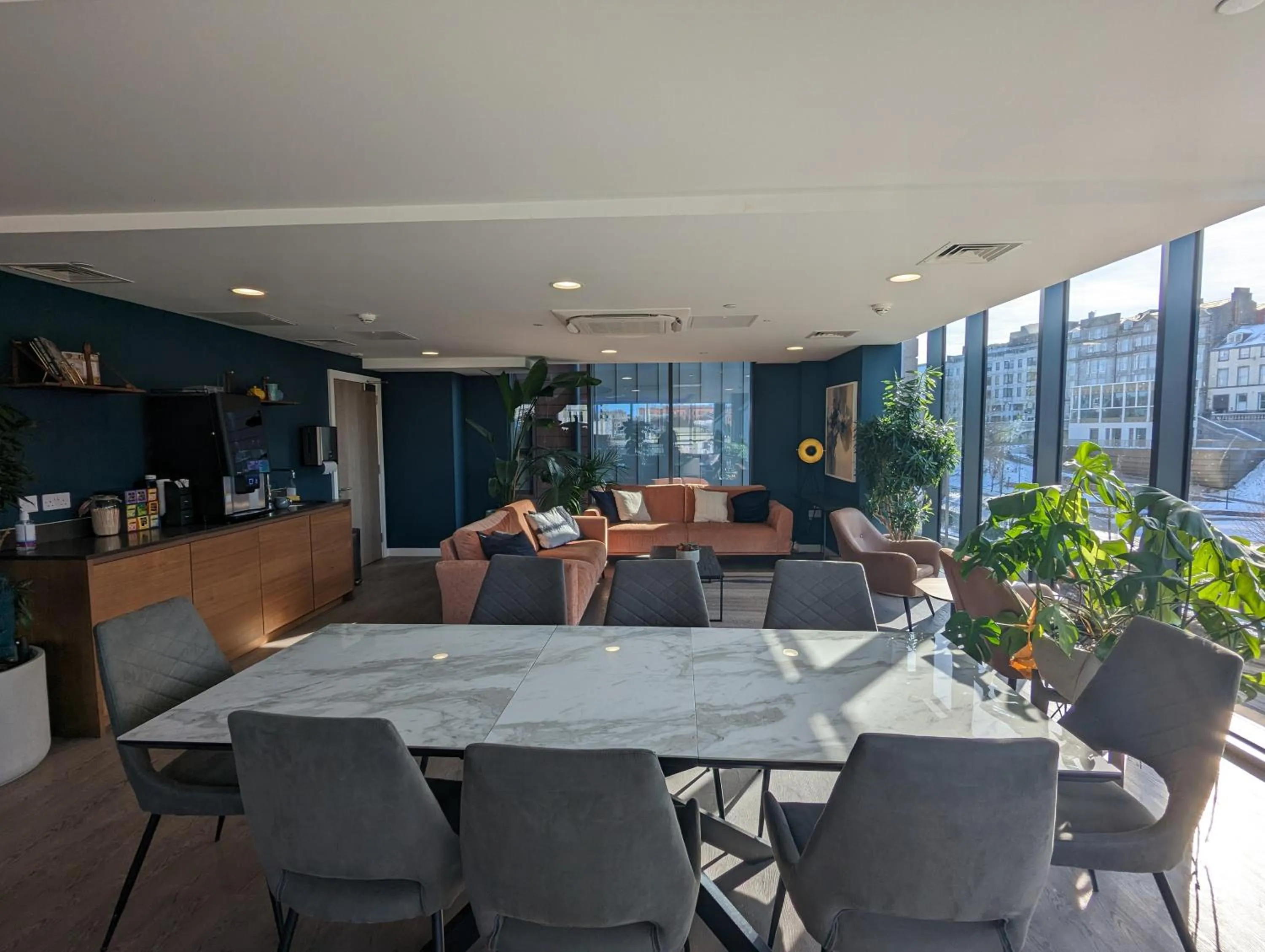 Coffee/tea facilities in Charles Hope Aberdeen