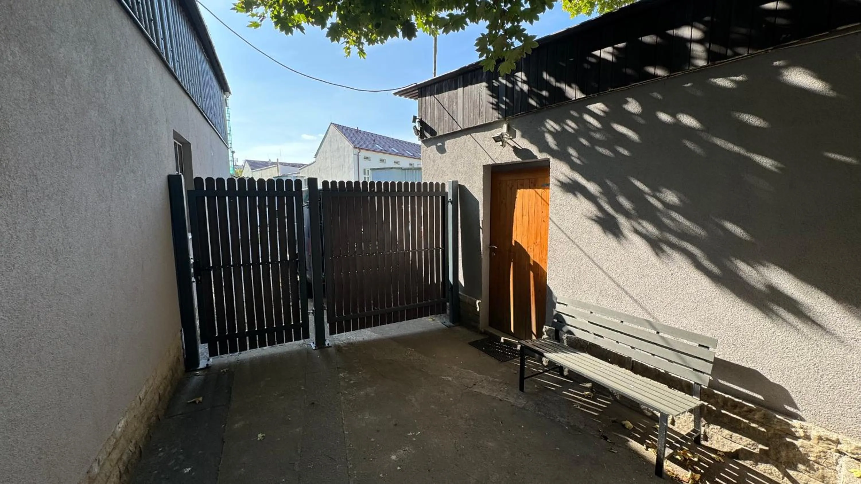 Facade/entrance in Hostel Seven