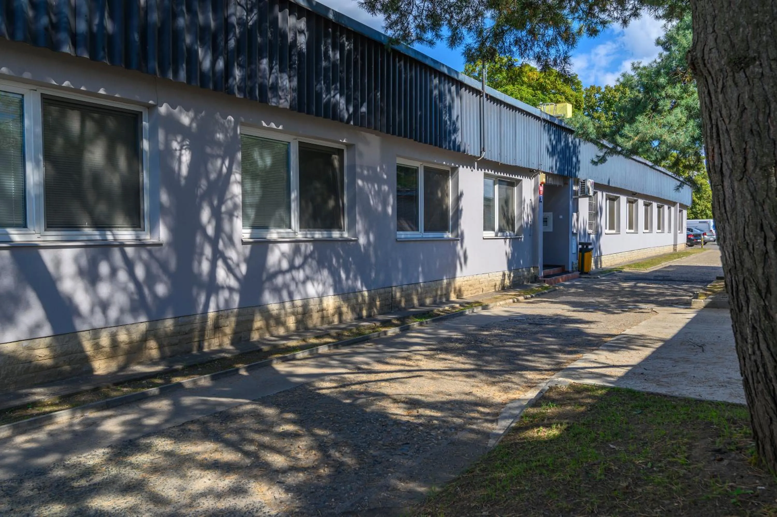 Facade/entrance in Hostel Seven