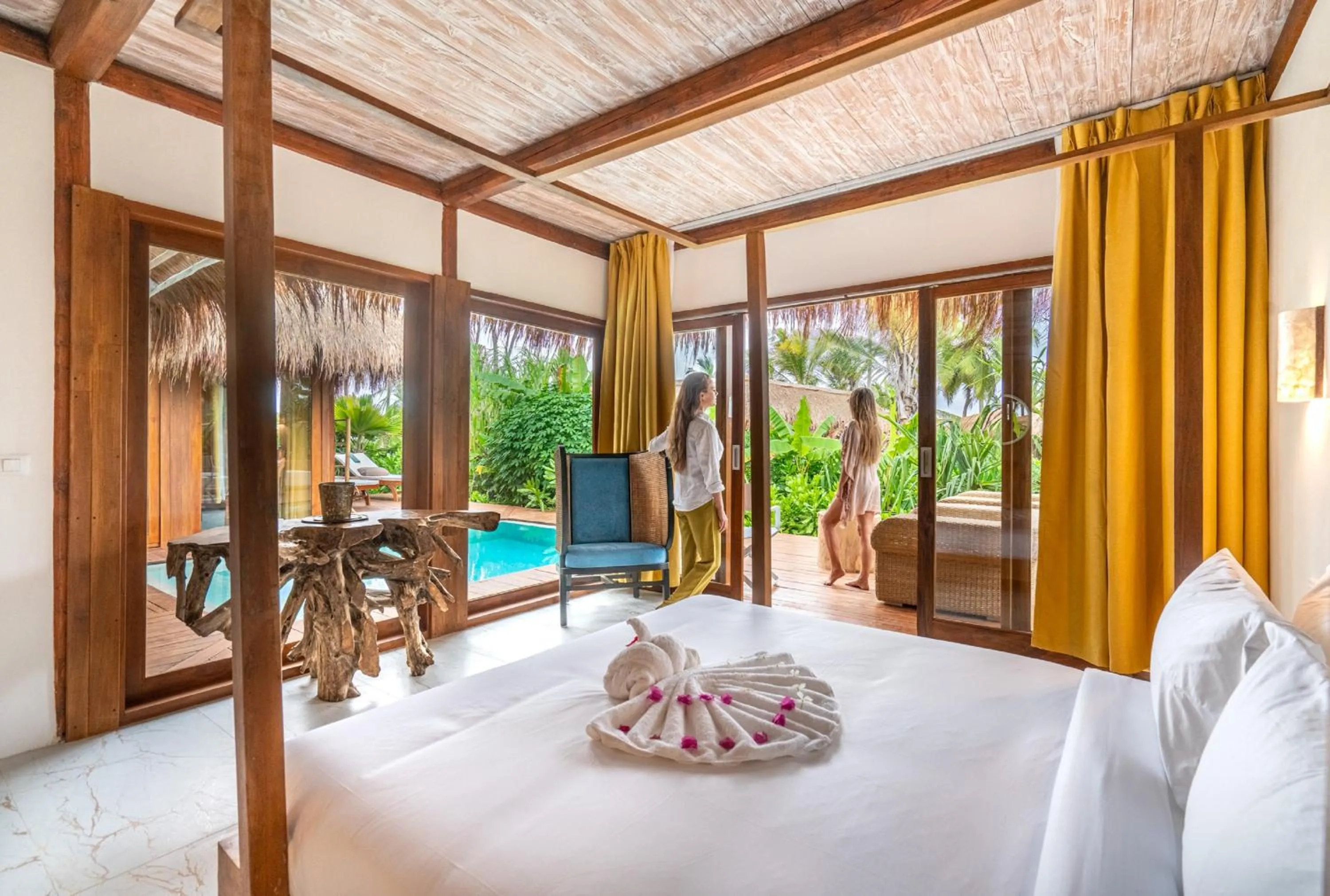 Bedroom, Bed in Sensations Eco-Chic Hotel