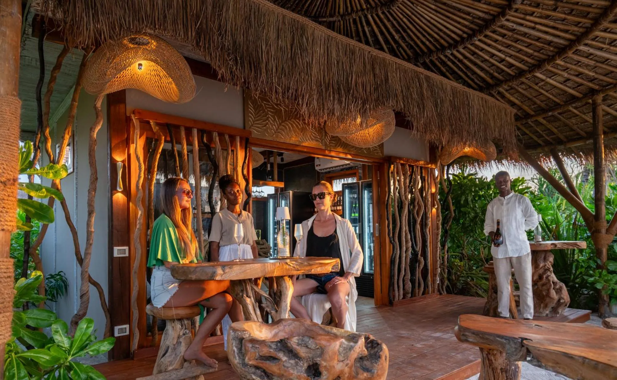 Lounge or bar in Sensations Eco-Chic Hotel