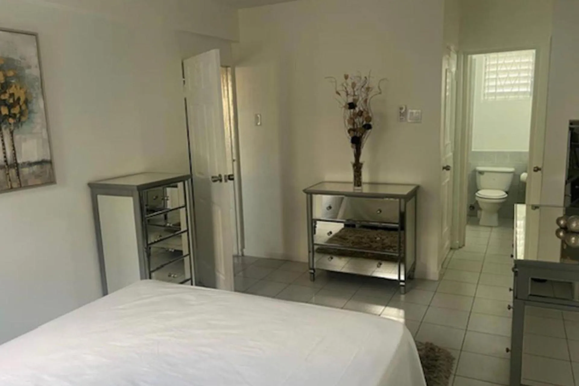 Bed in 1 Bed Apartment Sleeps 4 with Free Parking