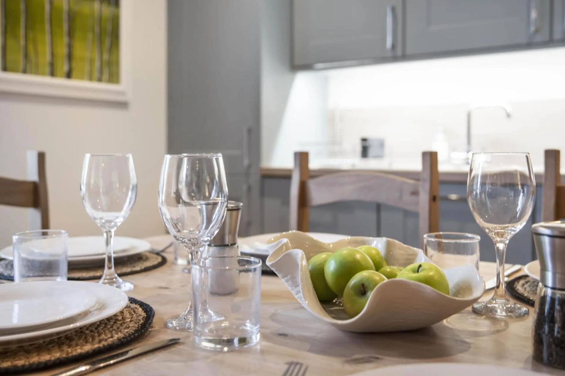 Dining area in The Woodside Apartments