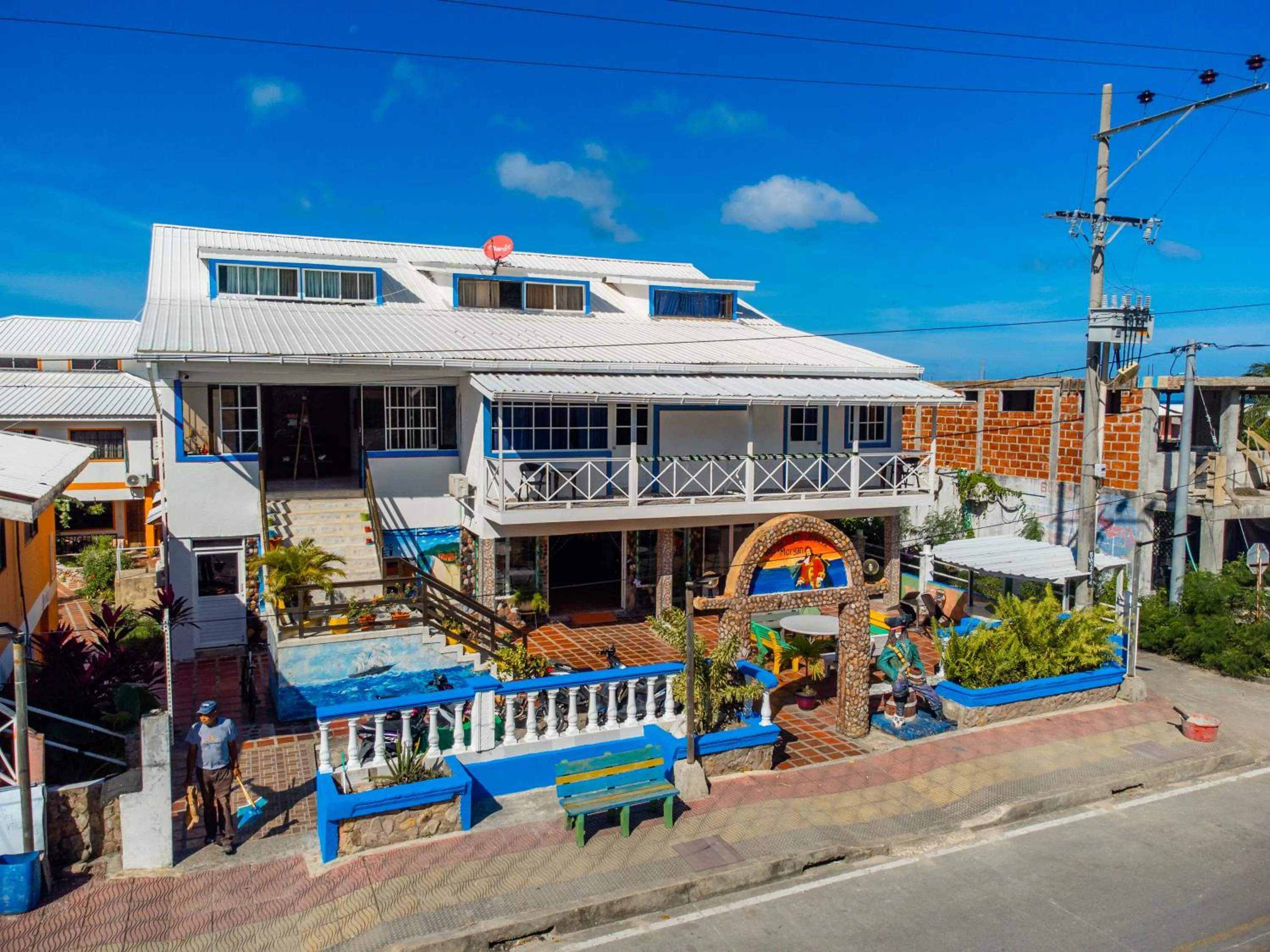 Property building in Hotel El Pirata Morgan