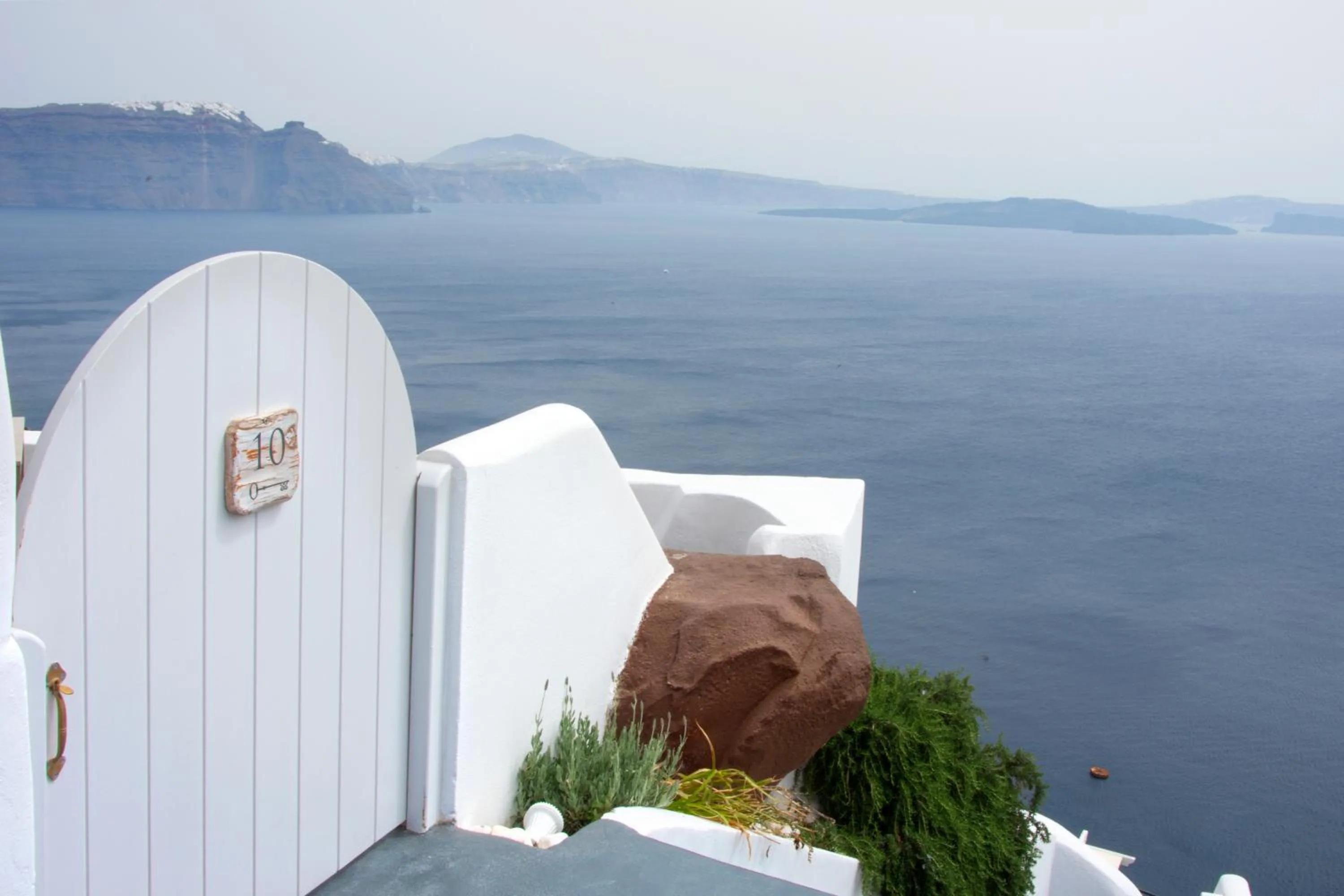 Area and facilities in Santorini Secret Suites & Spa, Small Luxury Hotels of the World
