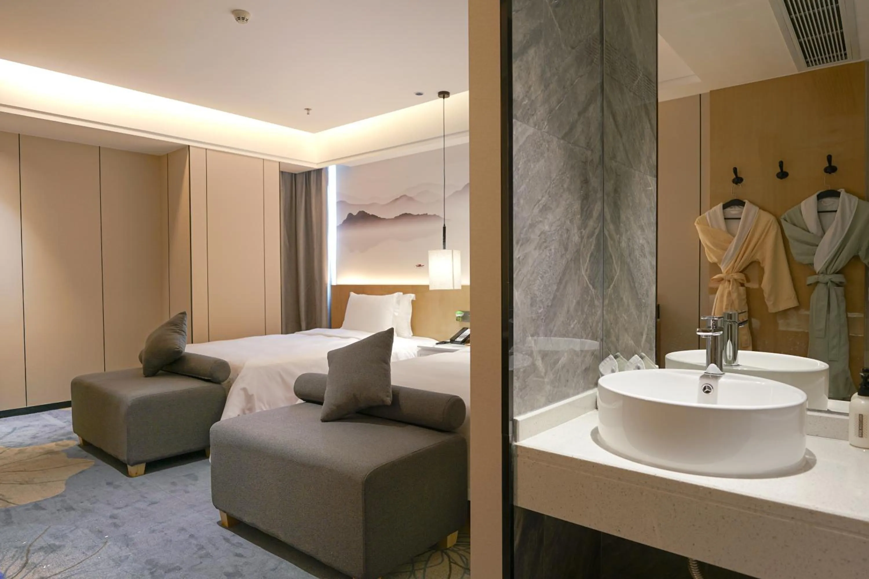 Bed in Paco Hotel Shenzhen Luohu Port