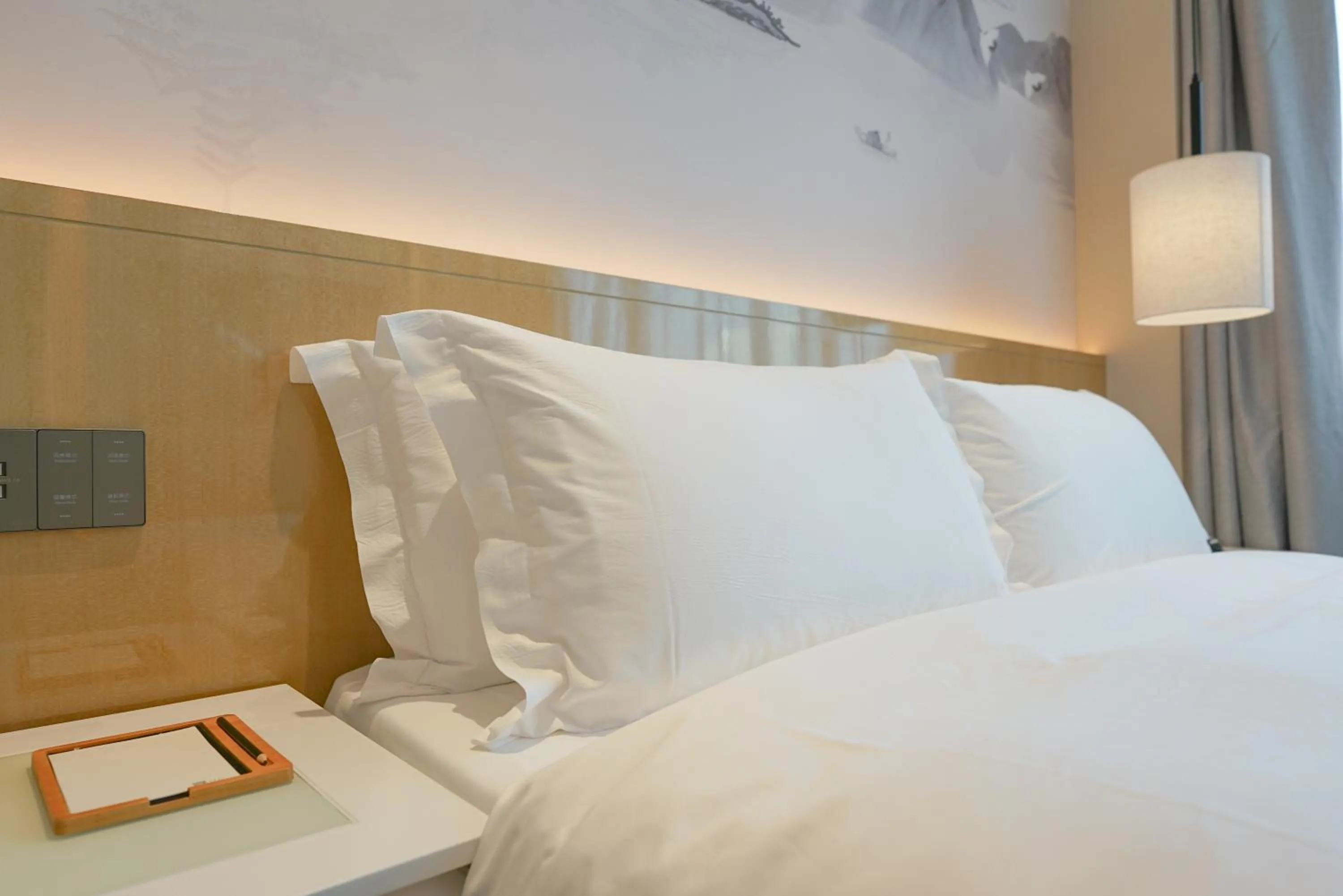 Bed in Paco Hotel Shenzhen Luohu Port