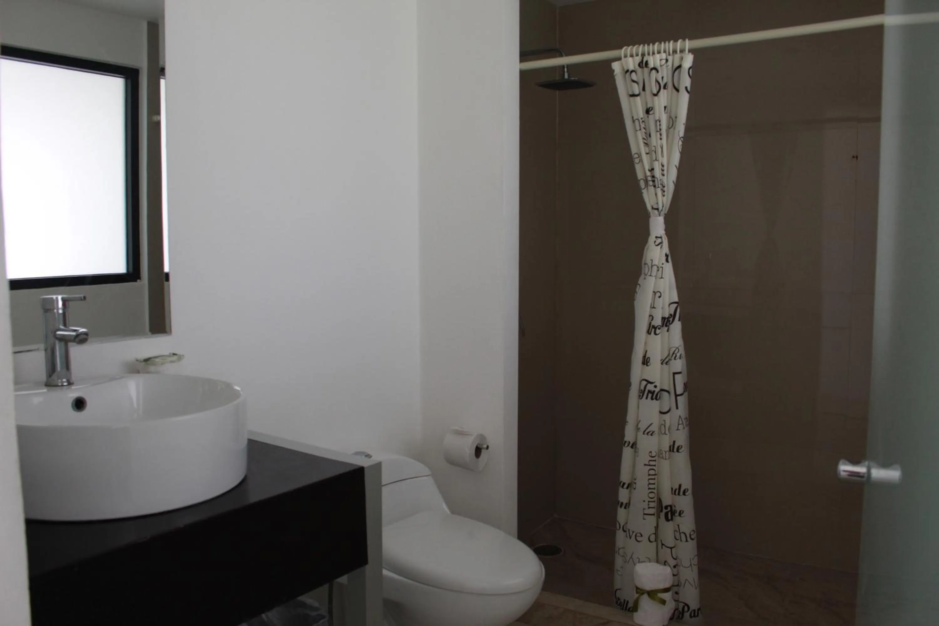 Toilet in Sunlight Hotel