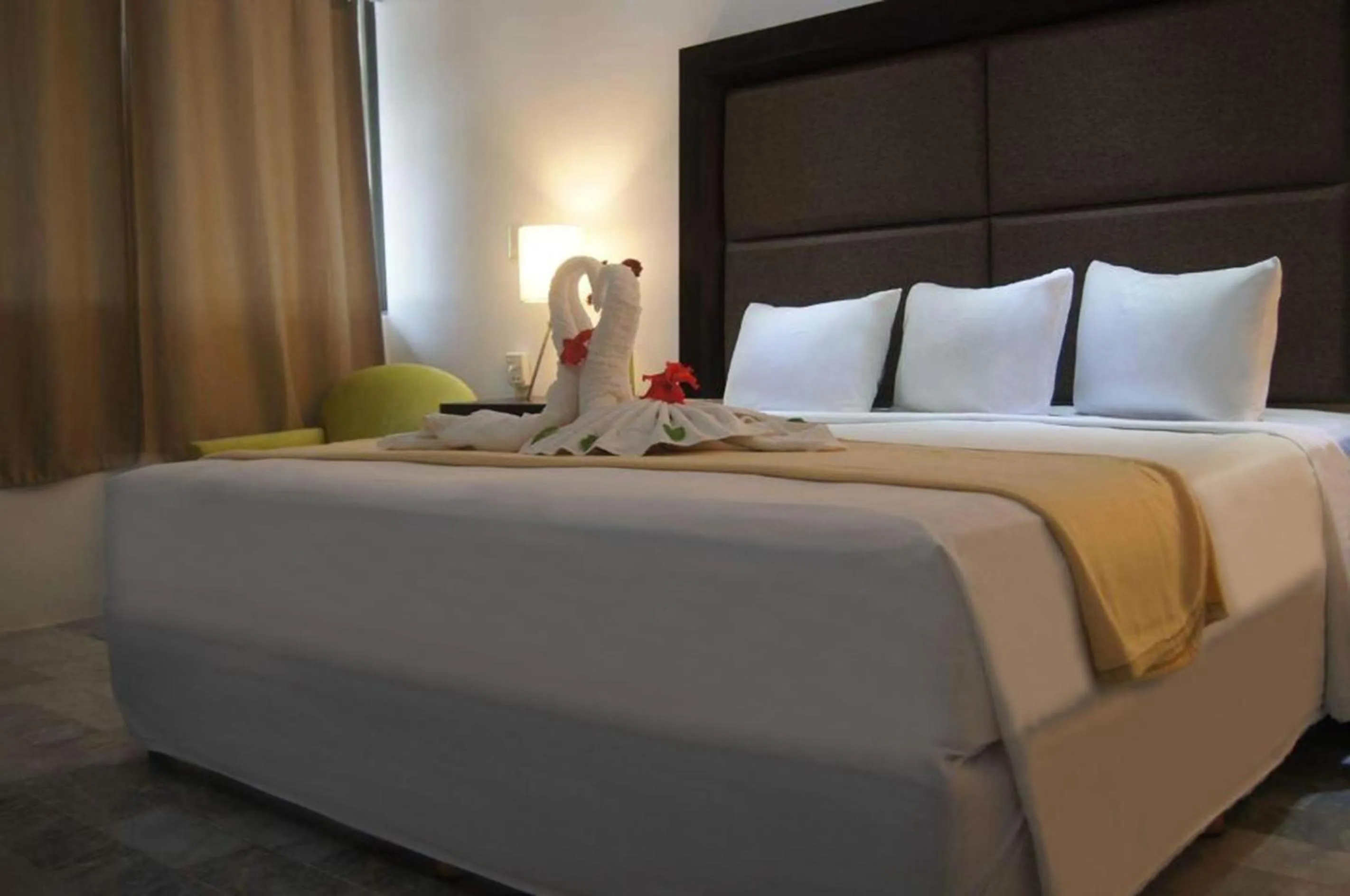 Bed in Sunlight Hotel