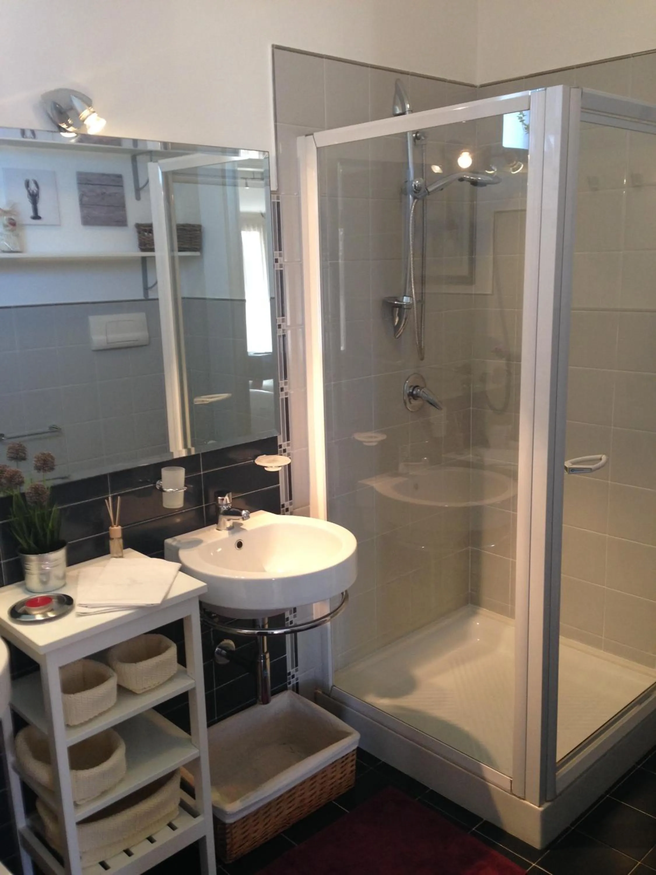 Shower in Bed and Breakfast La Terra dei Mari