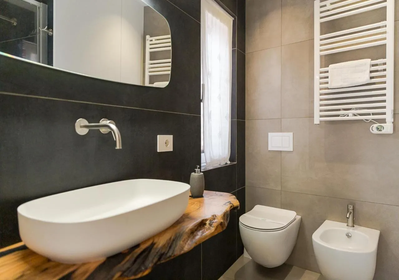 Shower in Porta San Paolo House