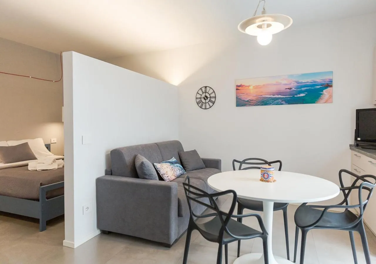 Communal lounge/ TV room in Porta San Paolo House