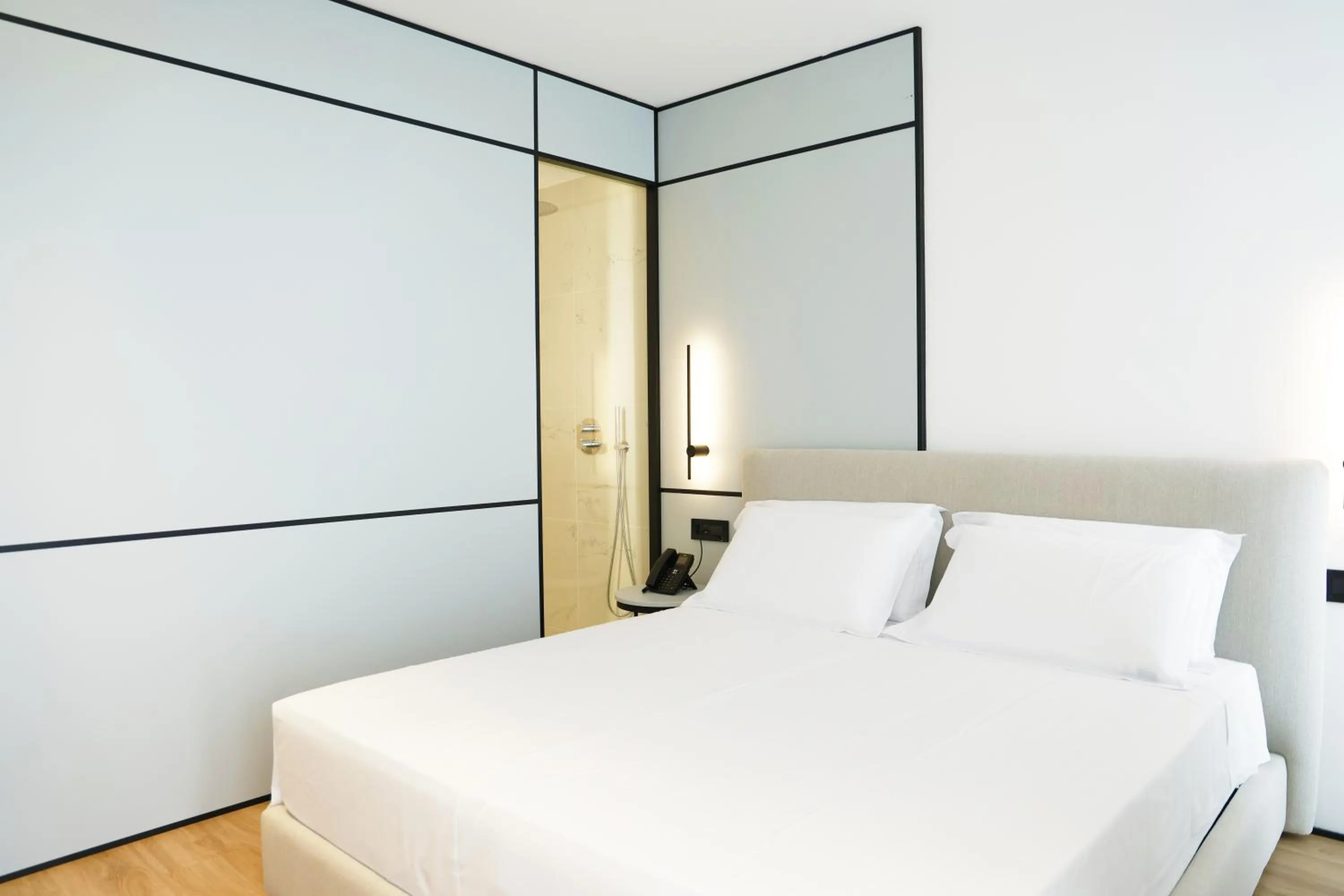 Bed in Mango Luxury Resorts