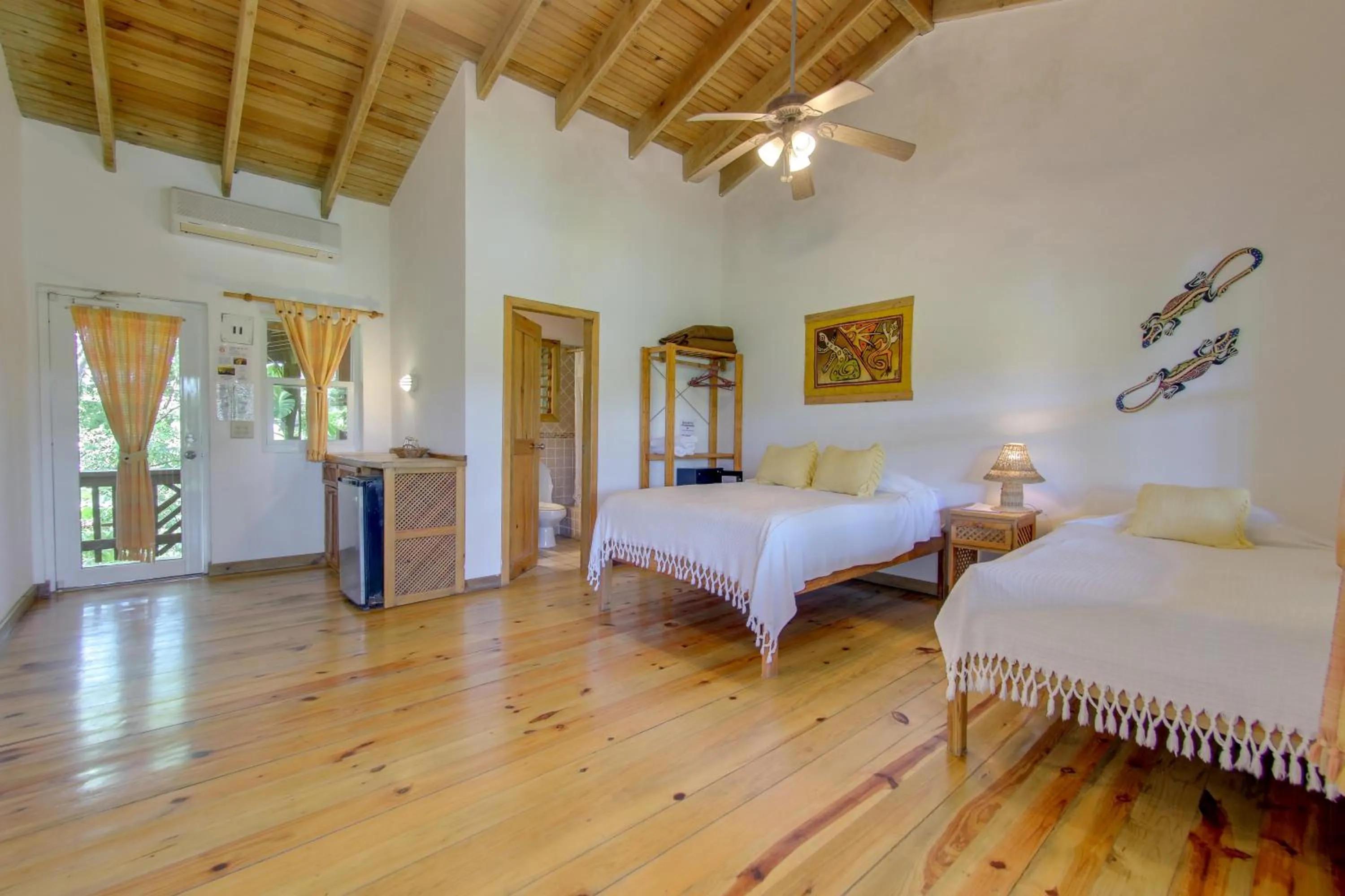Photo of the whole room, Bed in Hotel Posada Las Orquídeas,West End