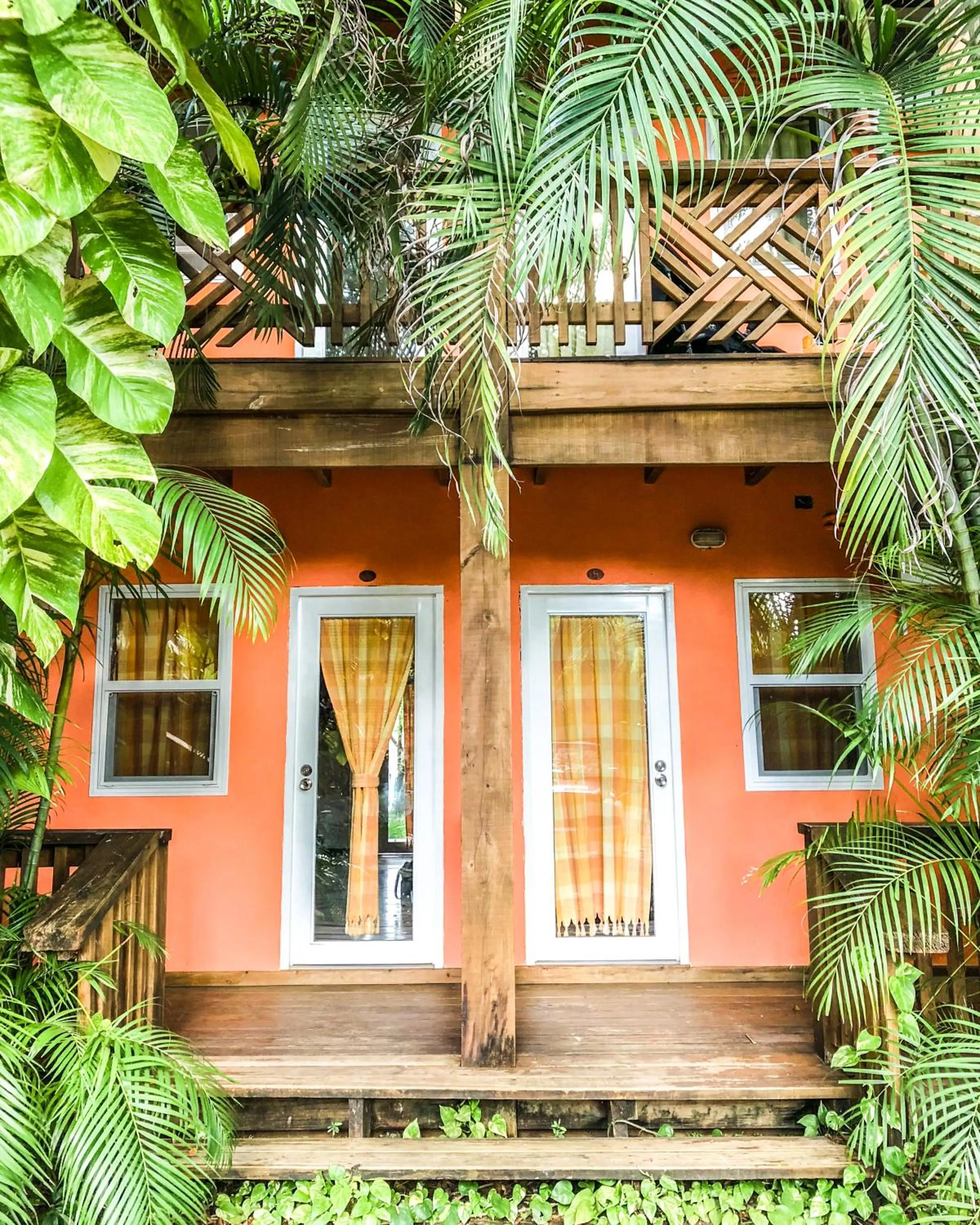 Property building in Hotel Posada Las Orquídeas,West End