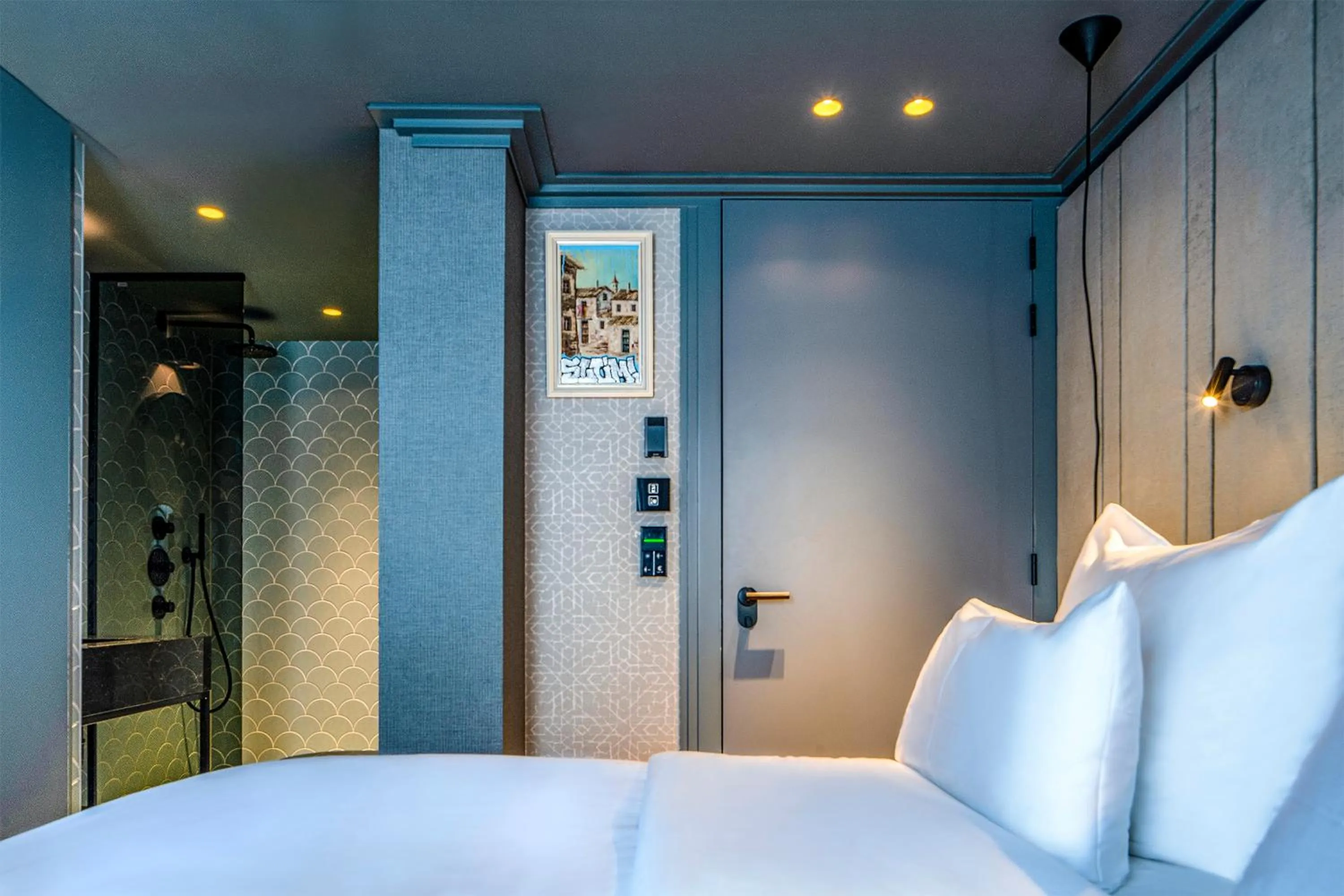 Decorative detail, Bed in The Highlander Amsterdam