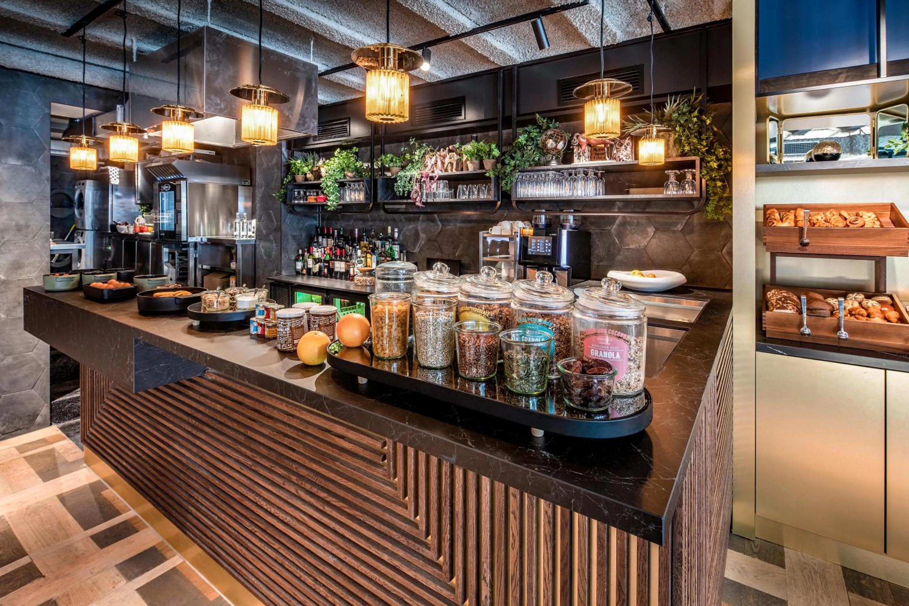 Restaurant/places to eat in The Highlander Amsterdam