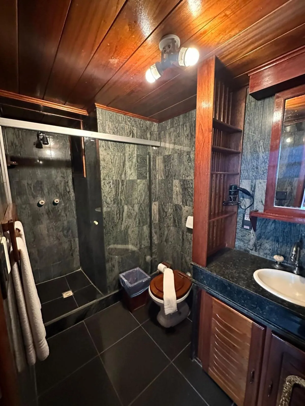 Bathroom in Hotel Du Lac Macaé