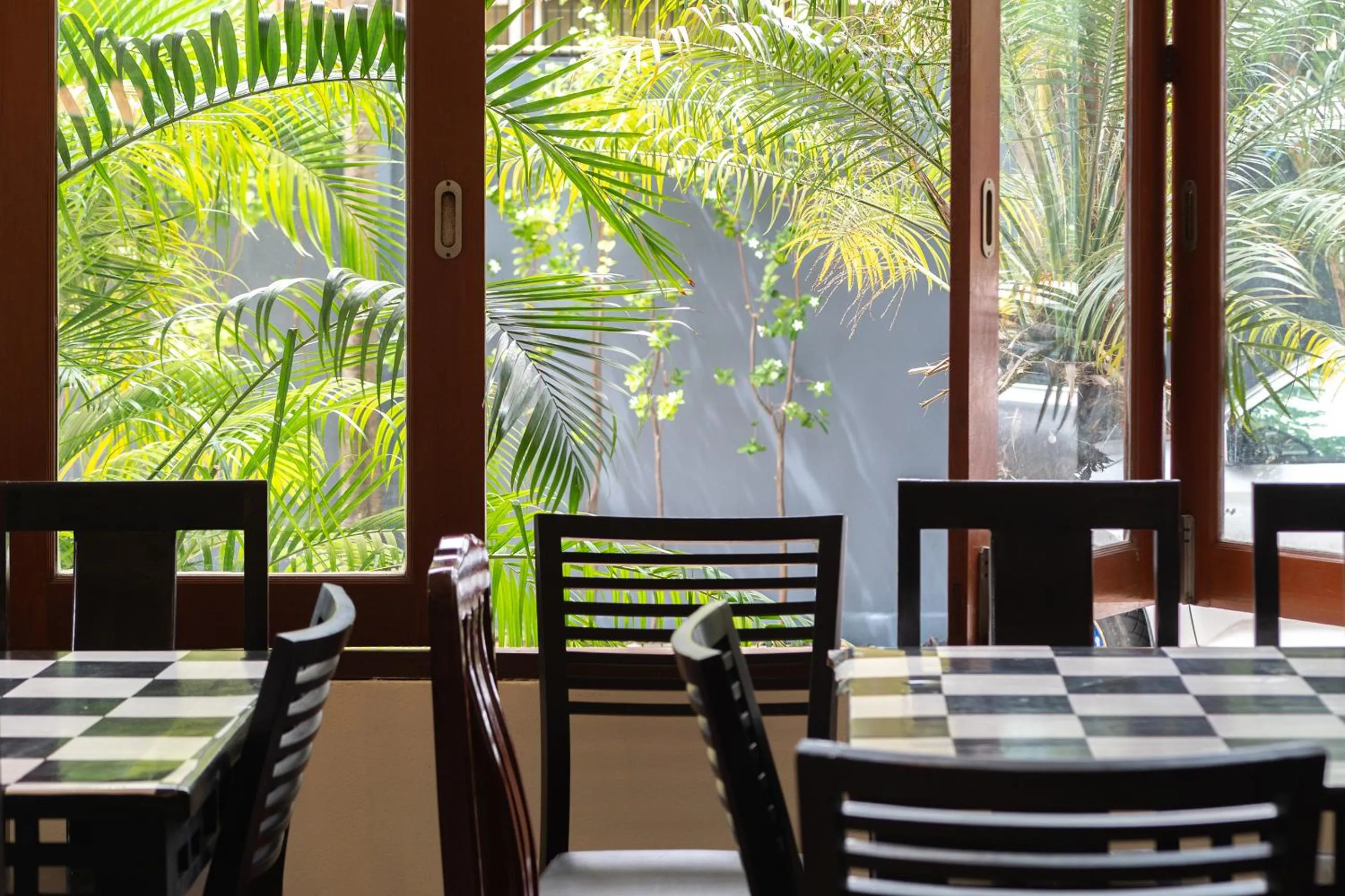 Restaurant/places to eat in Tycoon place garden