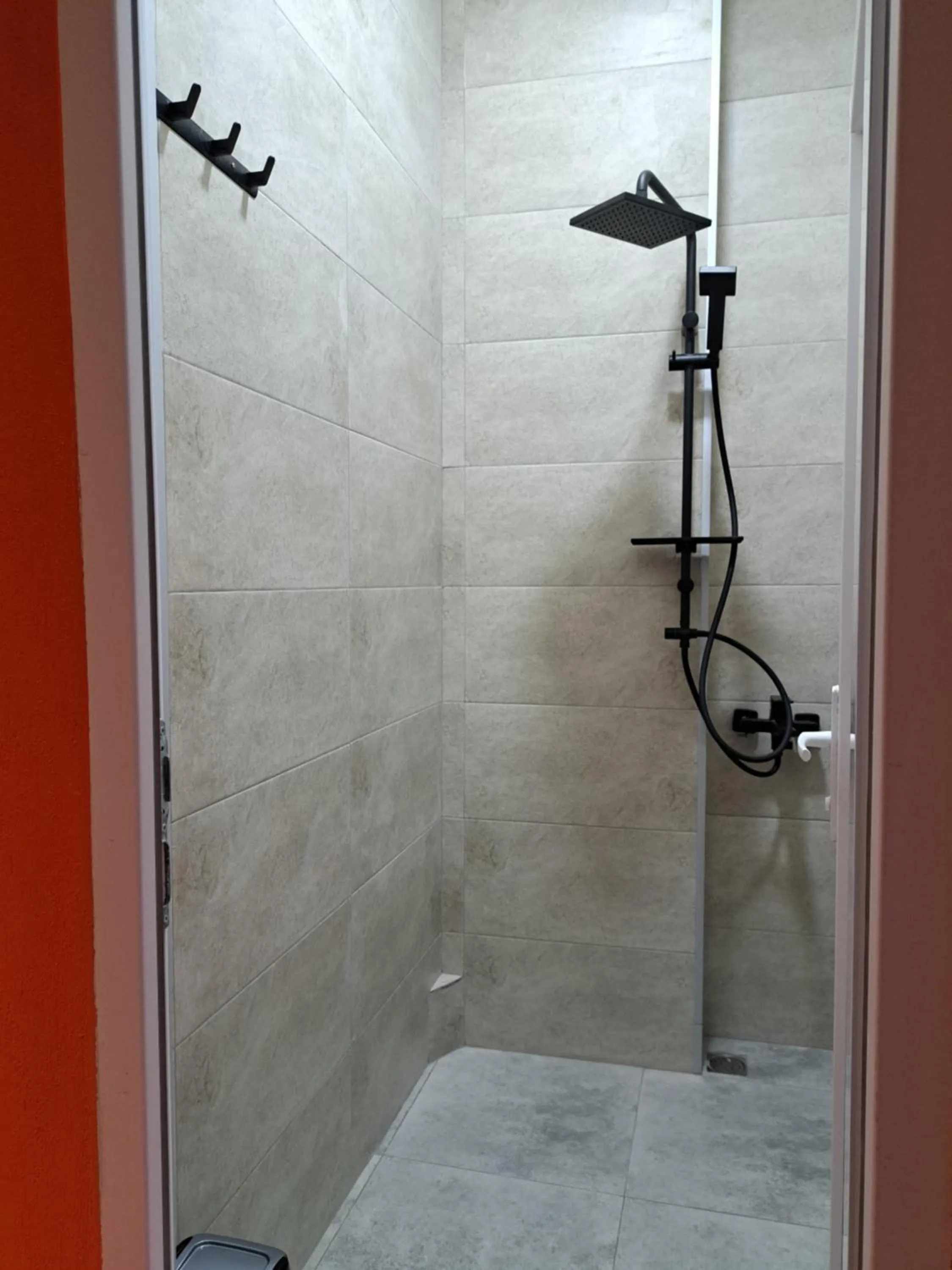 Shower in Karvi Hostel