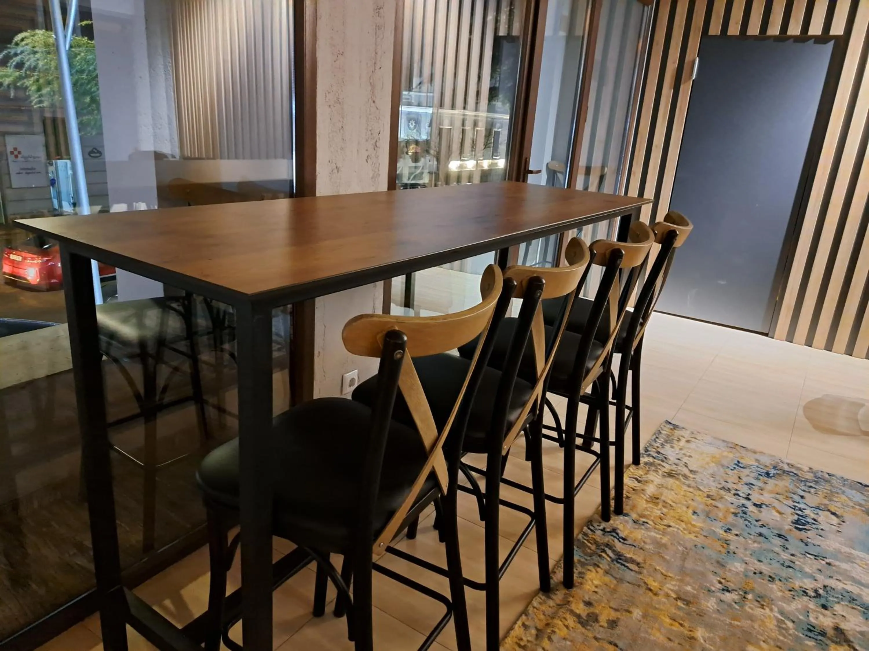 Communal lounge/ TV room in Karvi Hostel