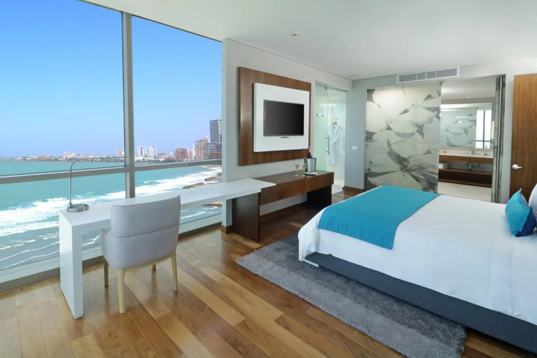 Photo of the whole room, Bed in Hotel InterContinental Cartagena by IHG