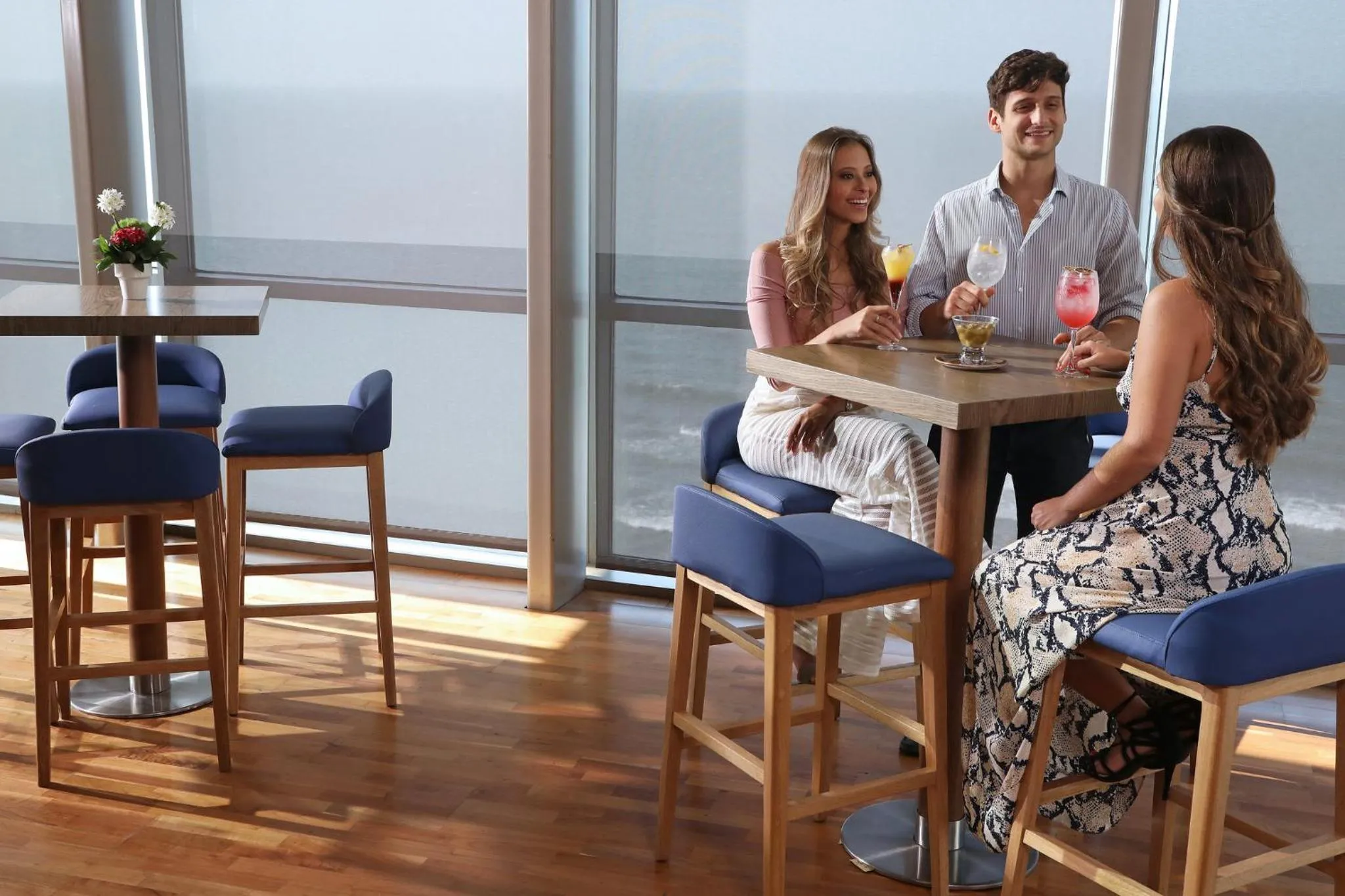 Lounge or bar in Hotel InterContinental Cartagena by IHG