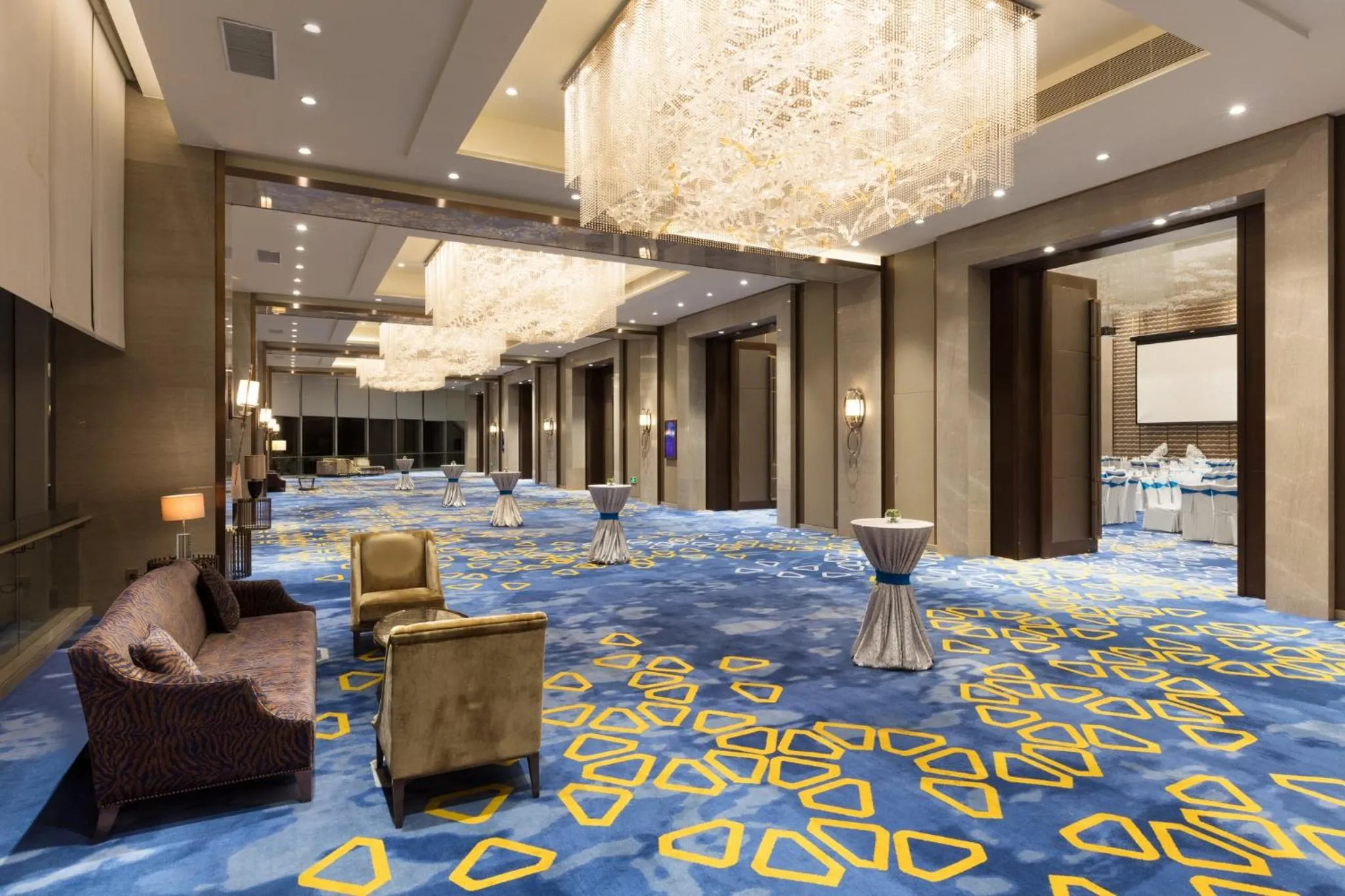 Meeting/conference room in Crowne Plaza Zhangzhou by IHG